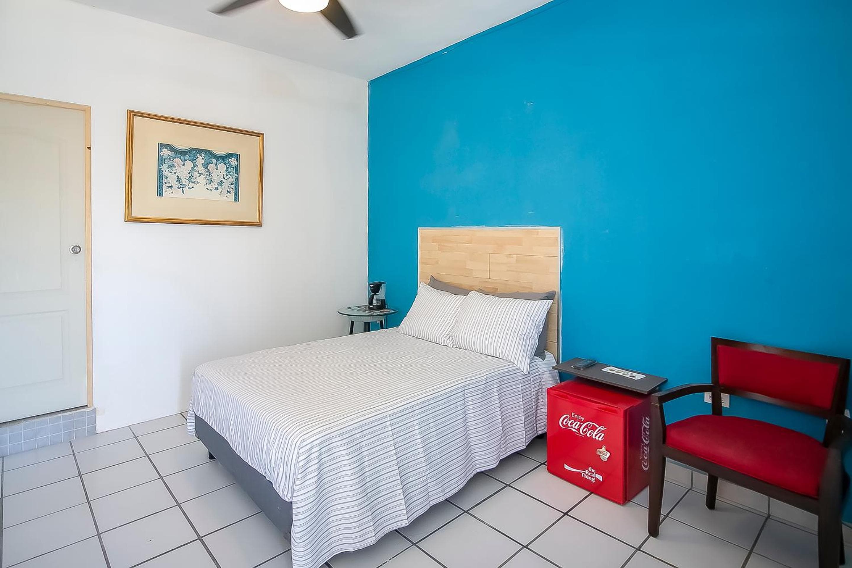 OYO Hotel Plaza Las Torres, Cabo San Lucas — 9