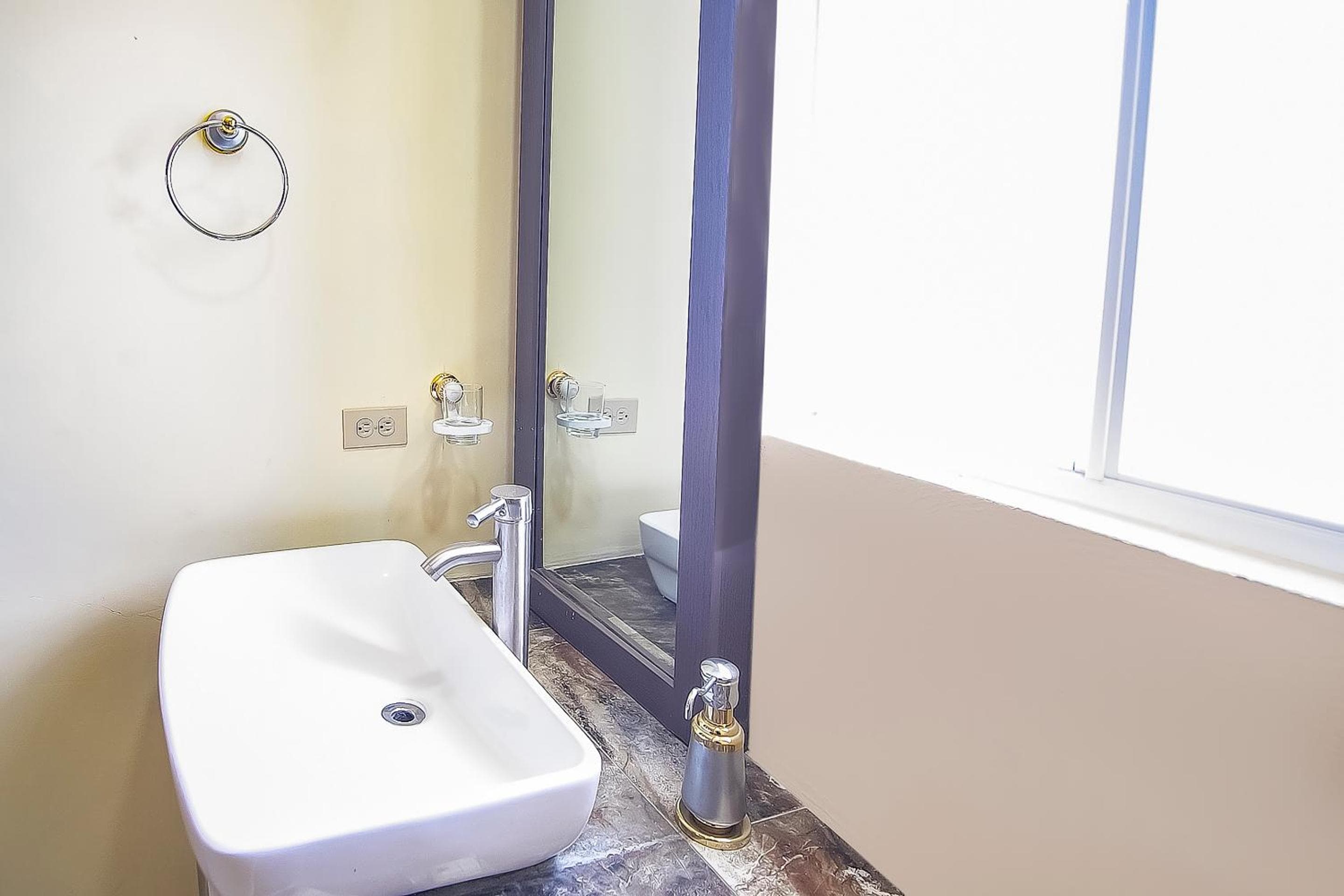 OYO Hotel Plaza Las Torres, Cabo San Lucas — 25