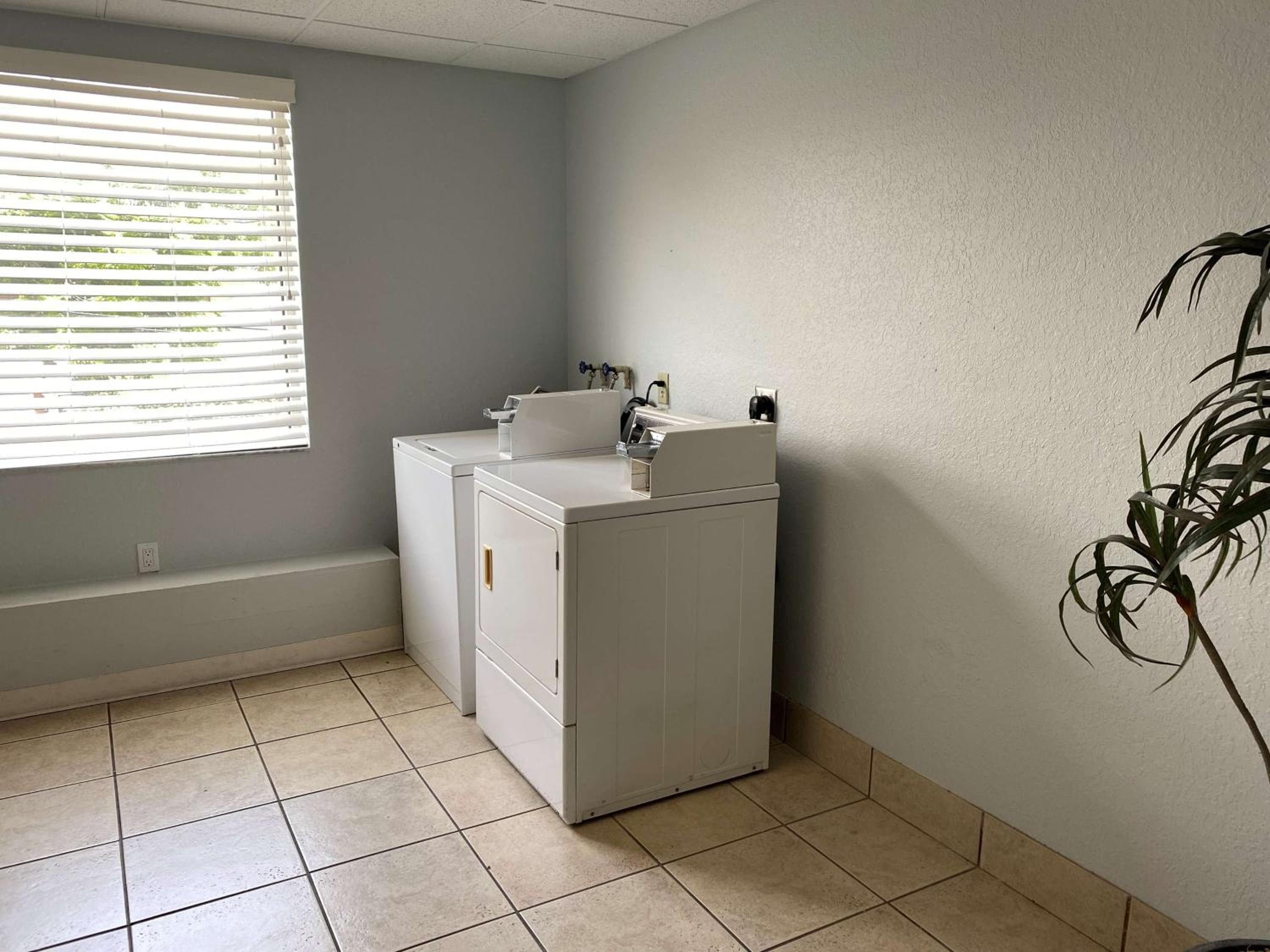 Best Western Tampa — 19