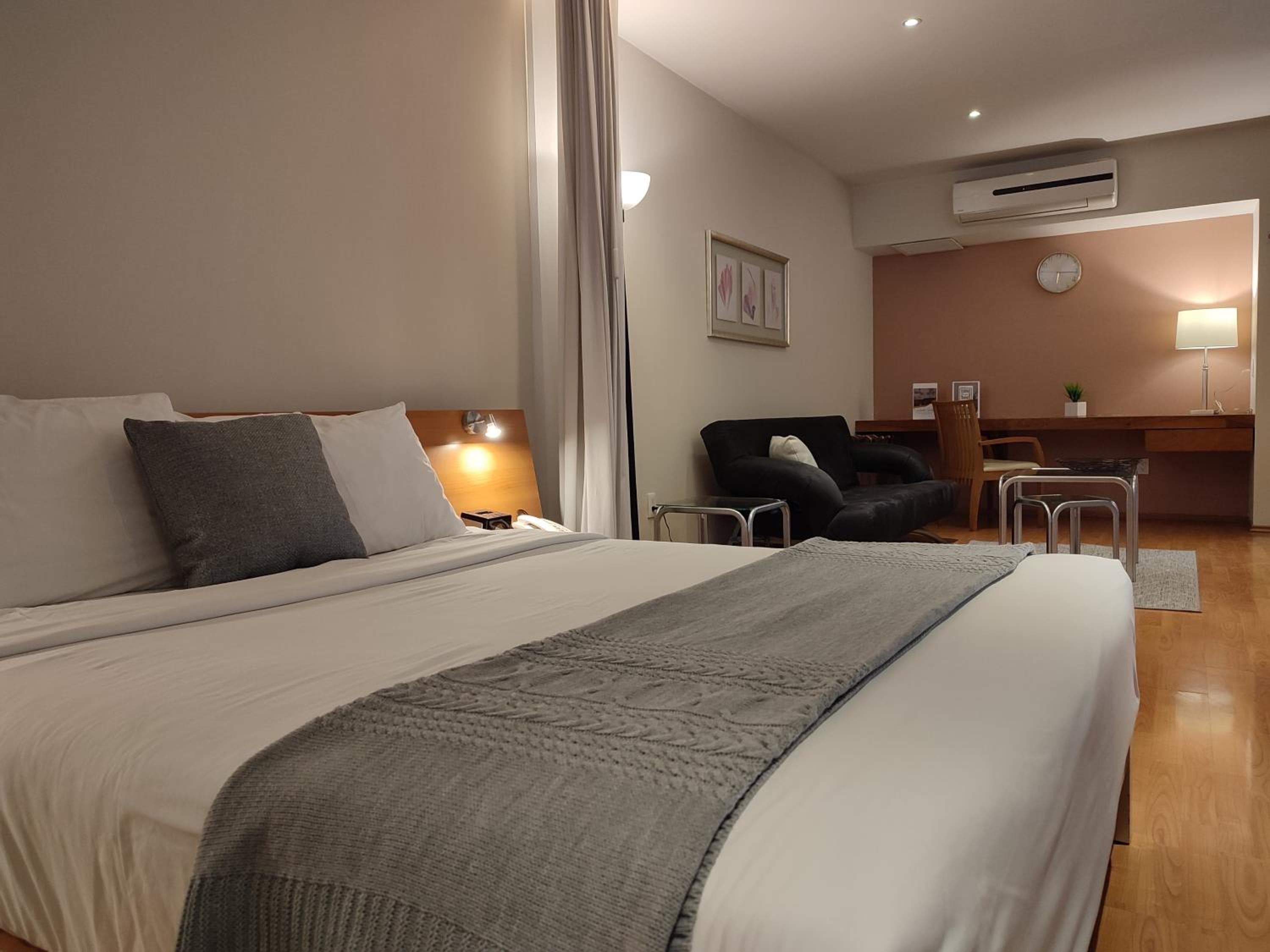 Lombardo Suites — 12