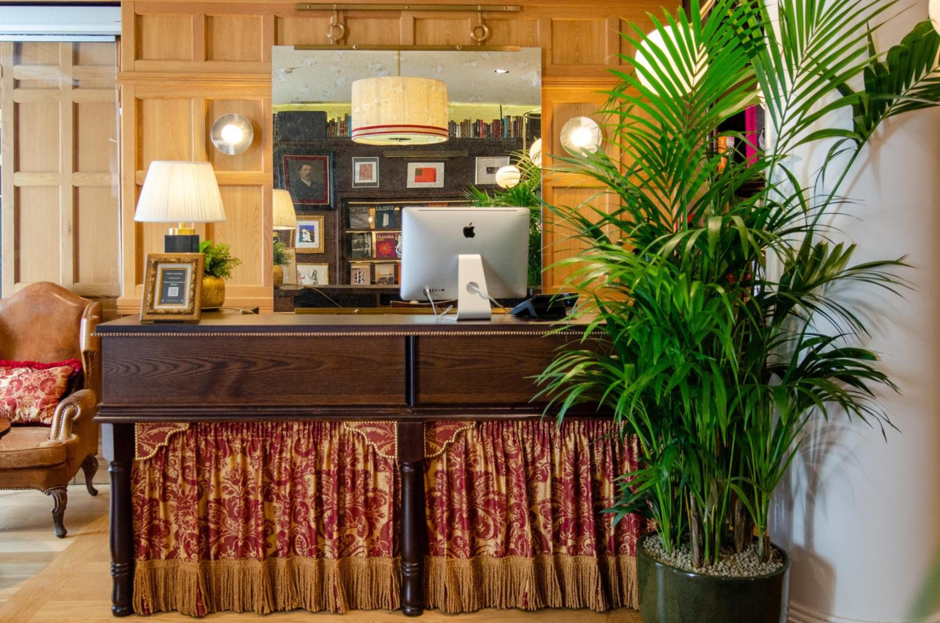 Browns Boutique Hotel — 25