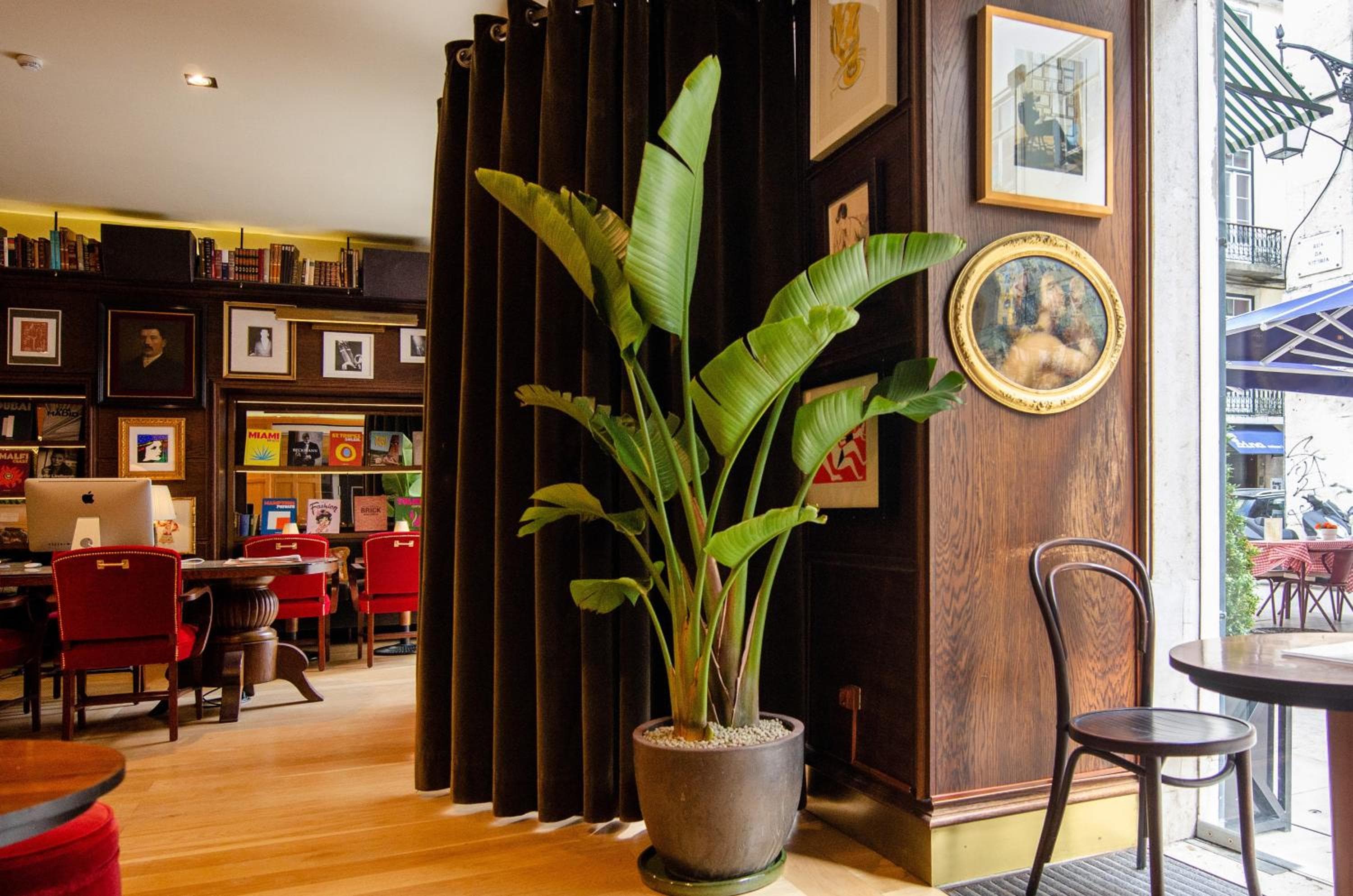 Browns Boutique Hotel — 10
