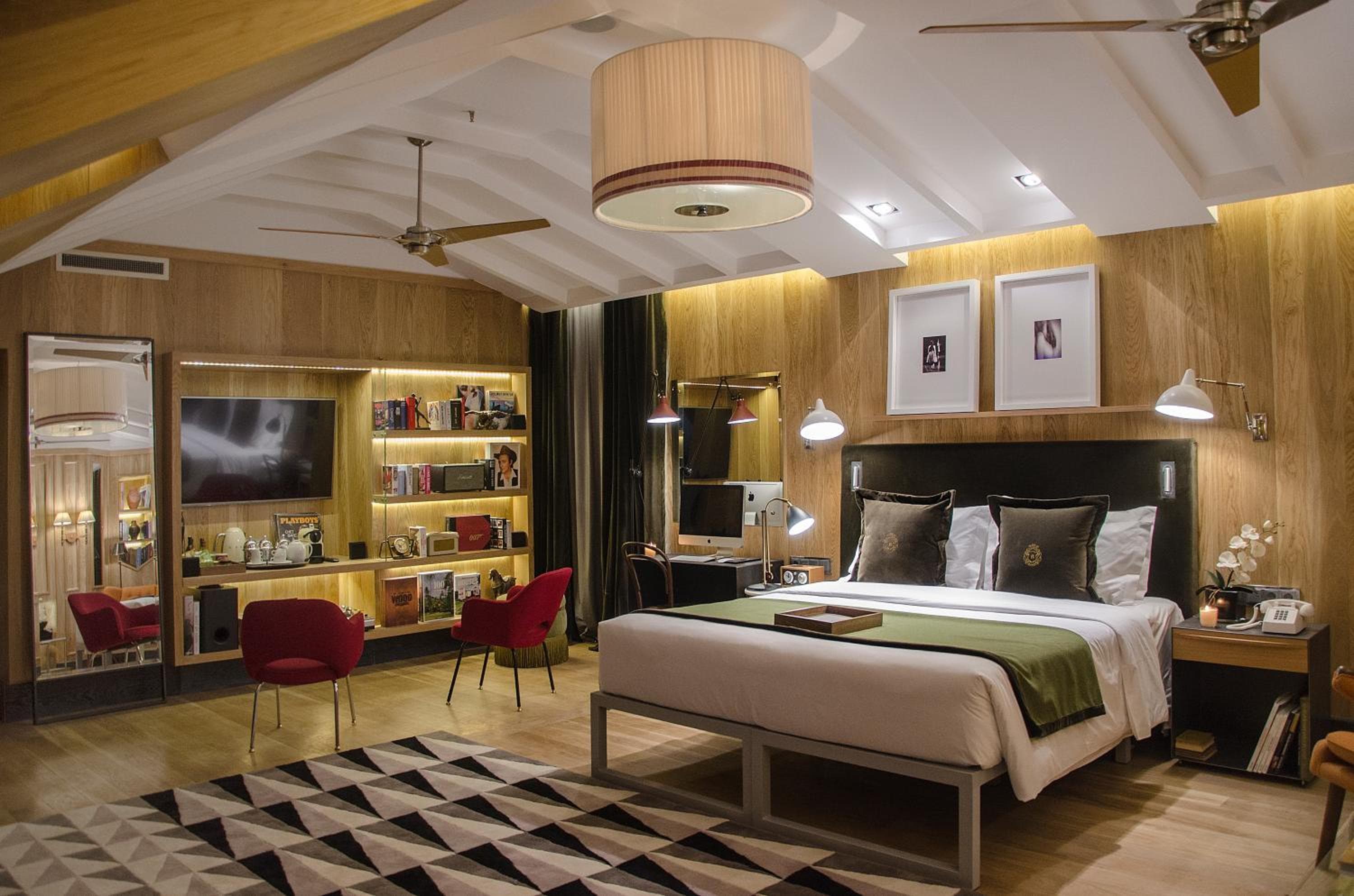 Browns Central Hotel — 8