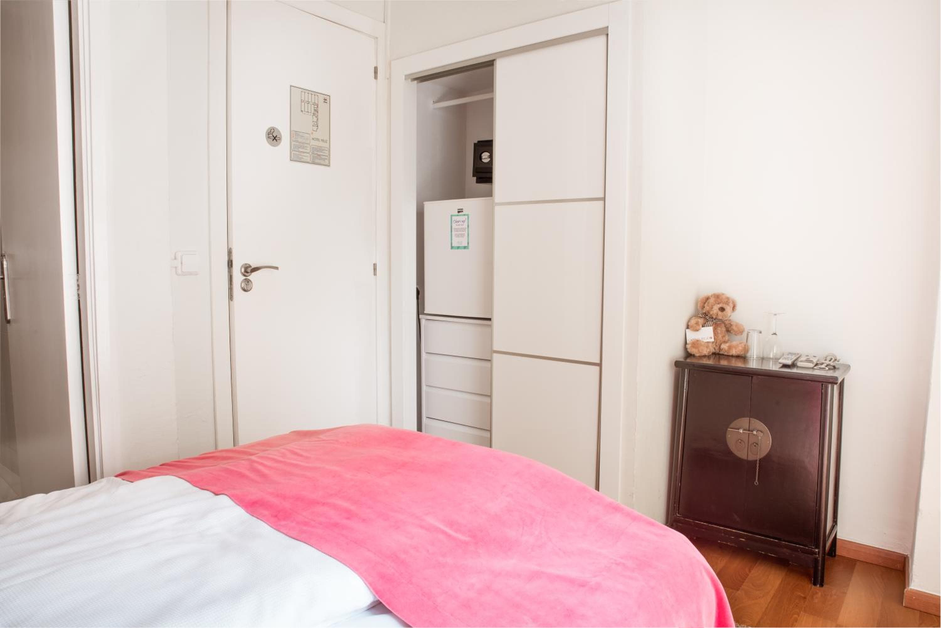 Hotel Feliz — 8