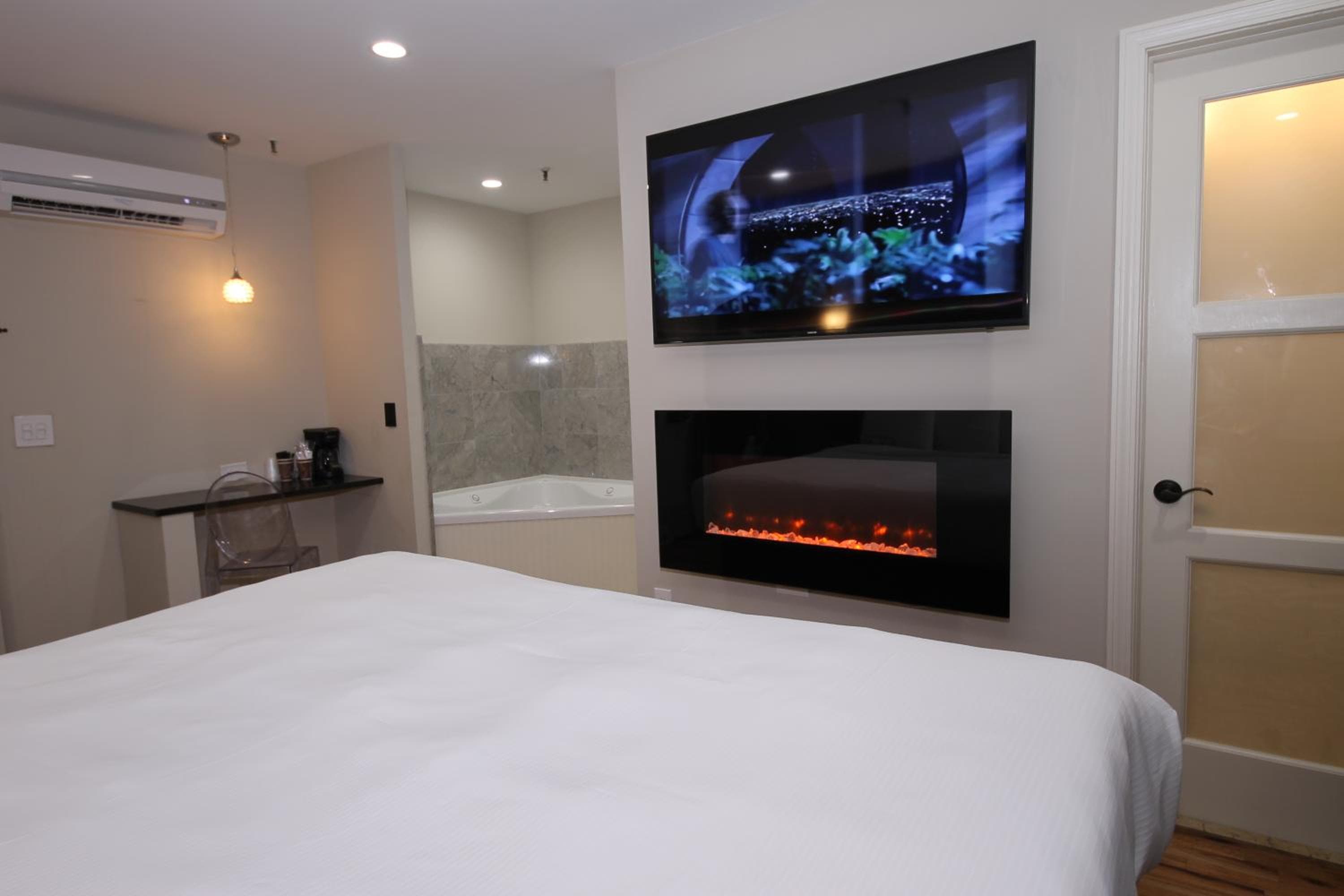 Hyde Park Hotel — 26