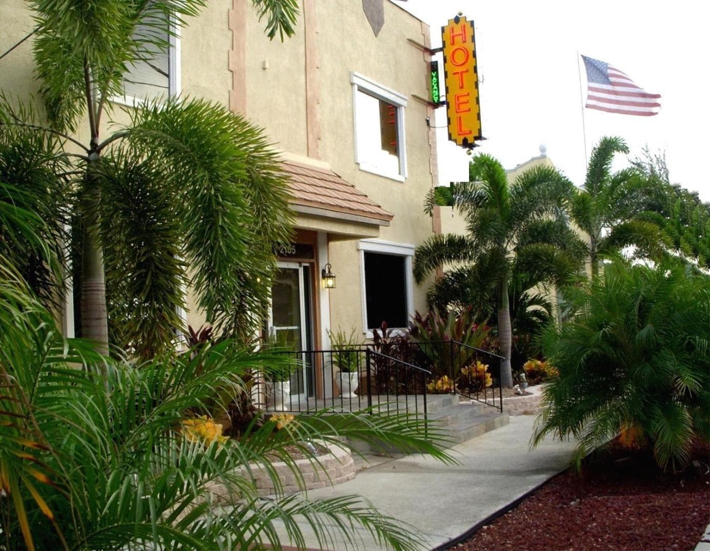 Hyde Park Hotel — 3
