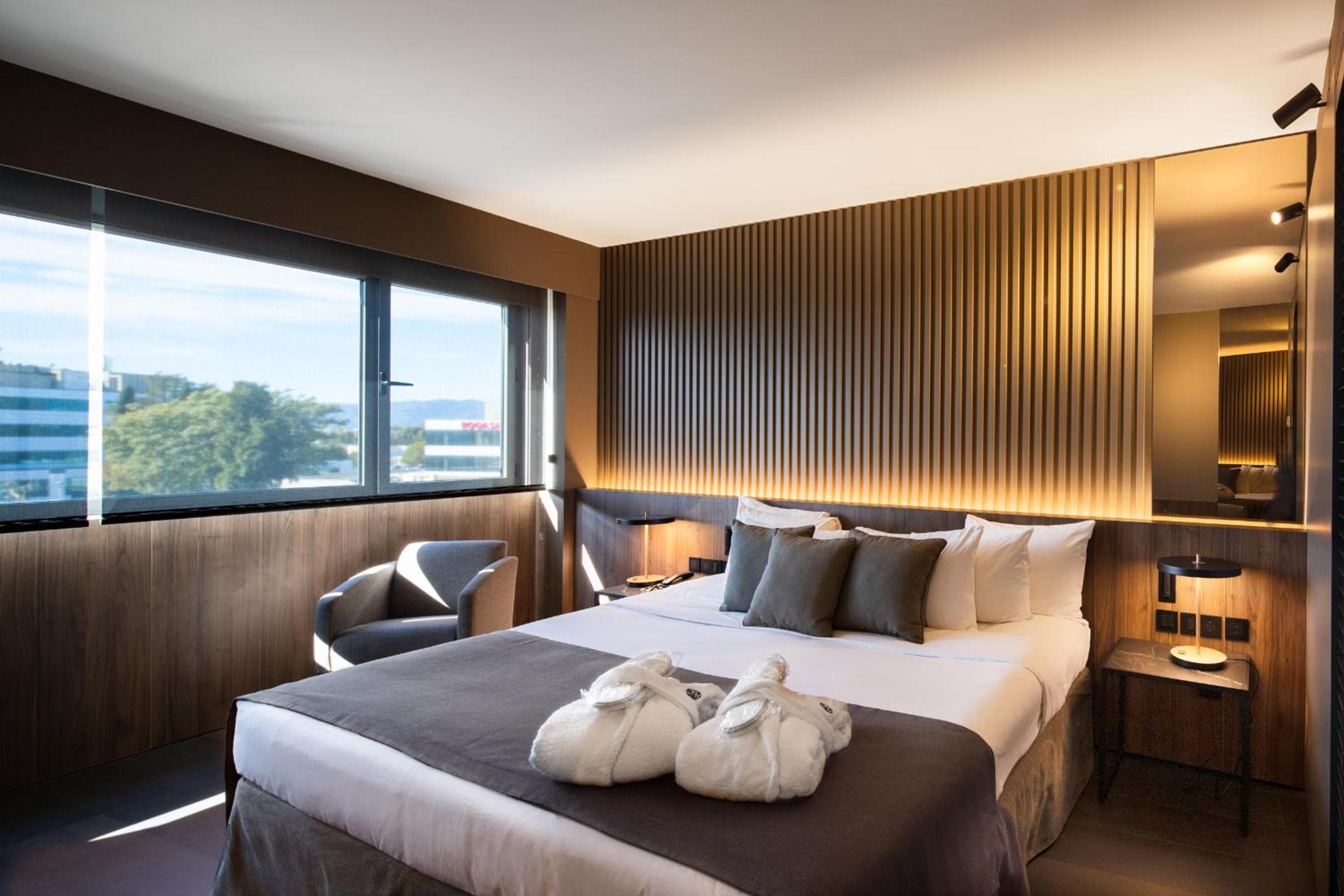 BAH Barcelona Airport Hotel — 12