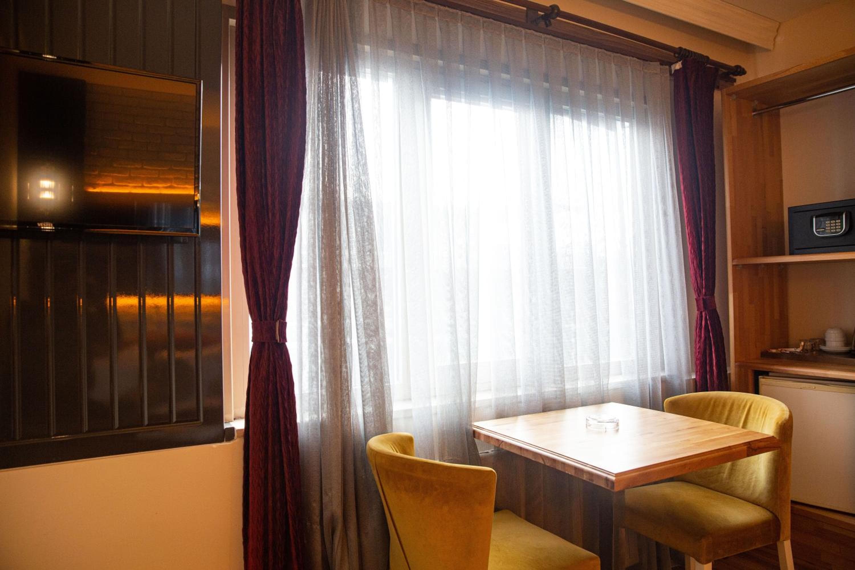 Emirtimes Hotel Kadıköy — 24