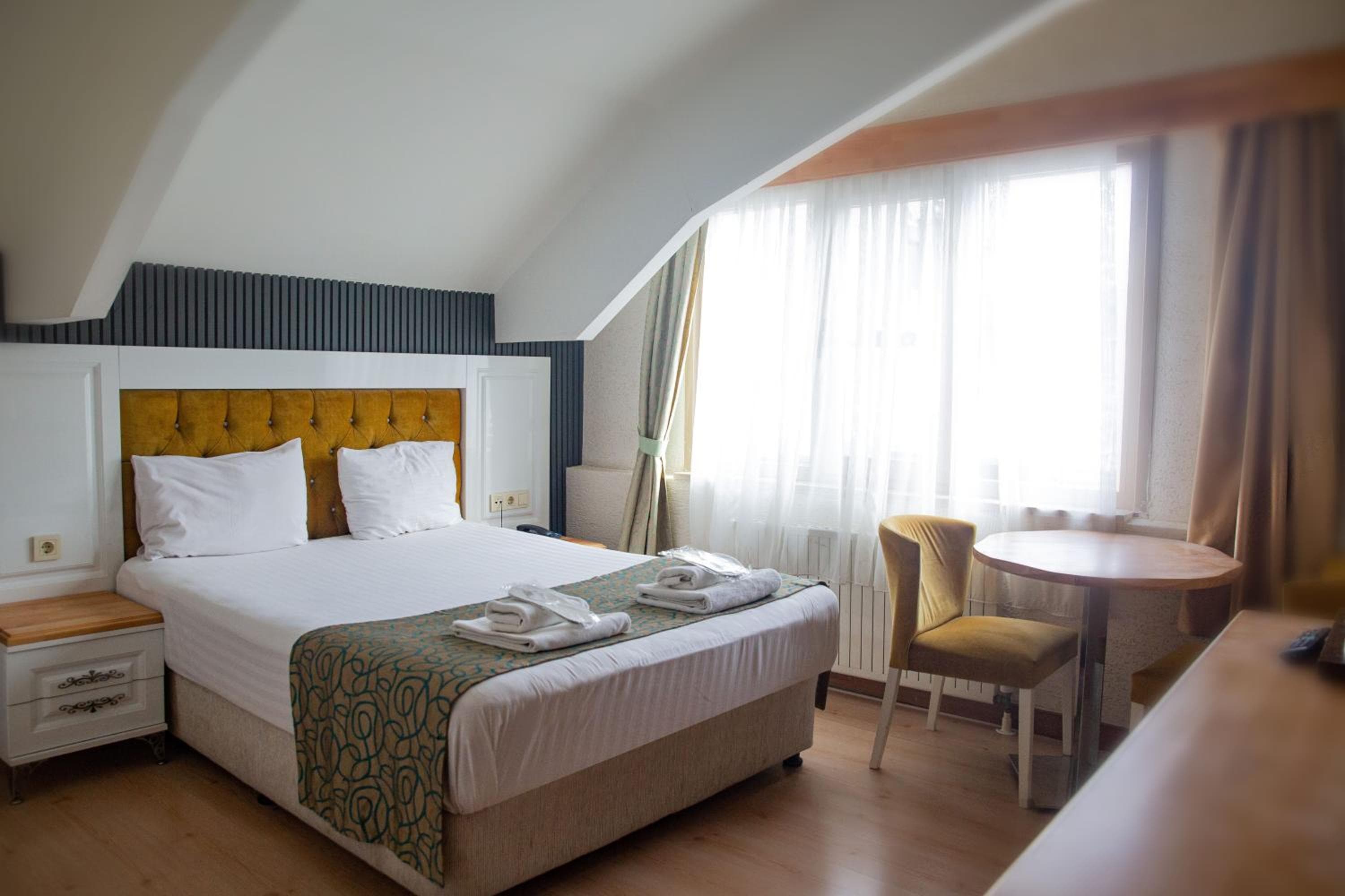 Emirtimes Hotel Kadıköy — 26