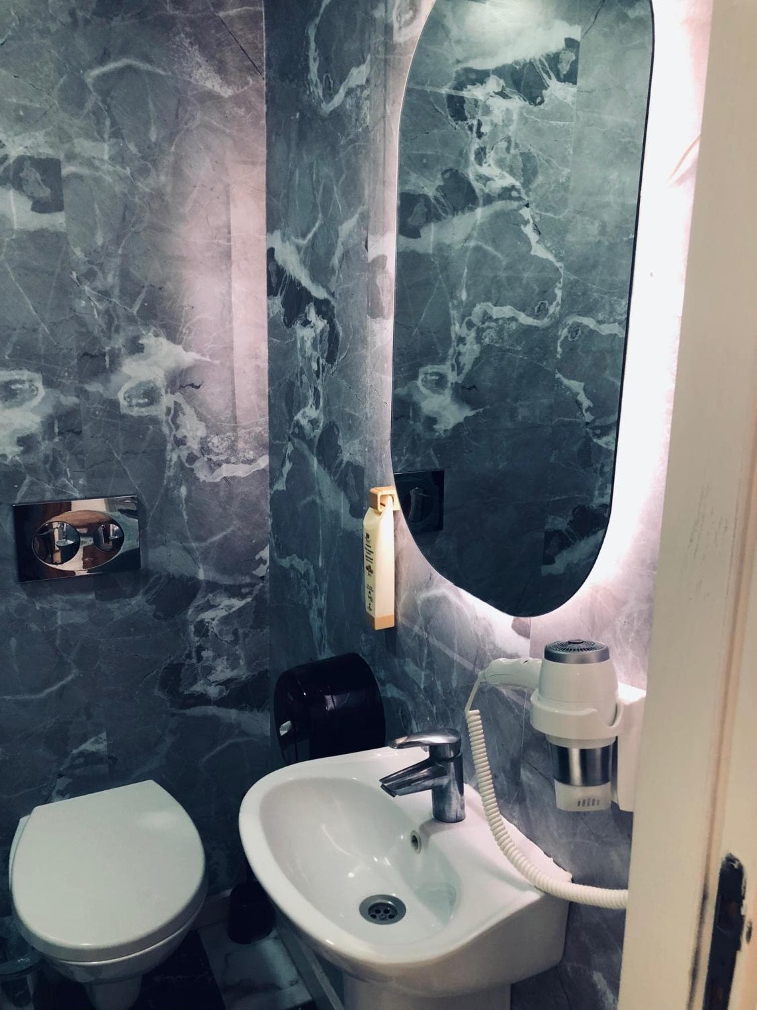 Emirtimes Hotel Kadıköy — 14
