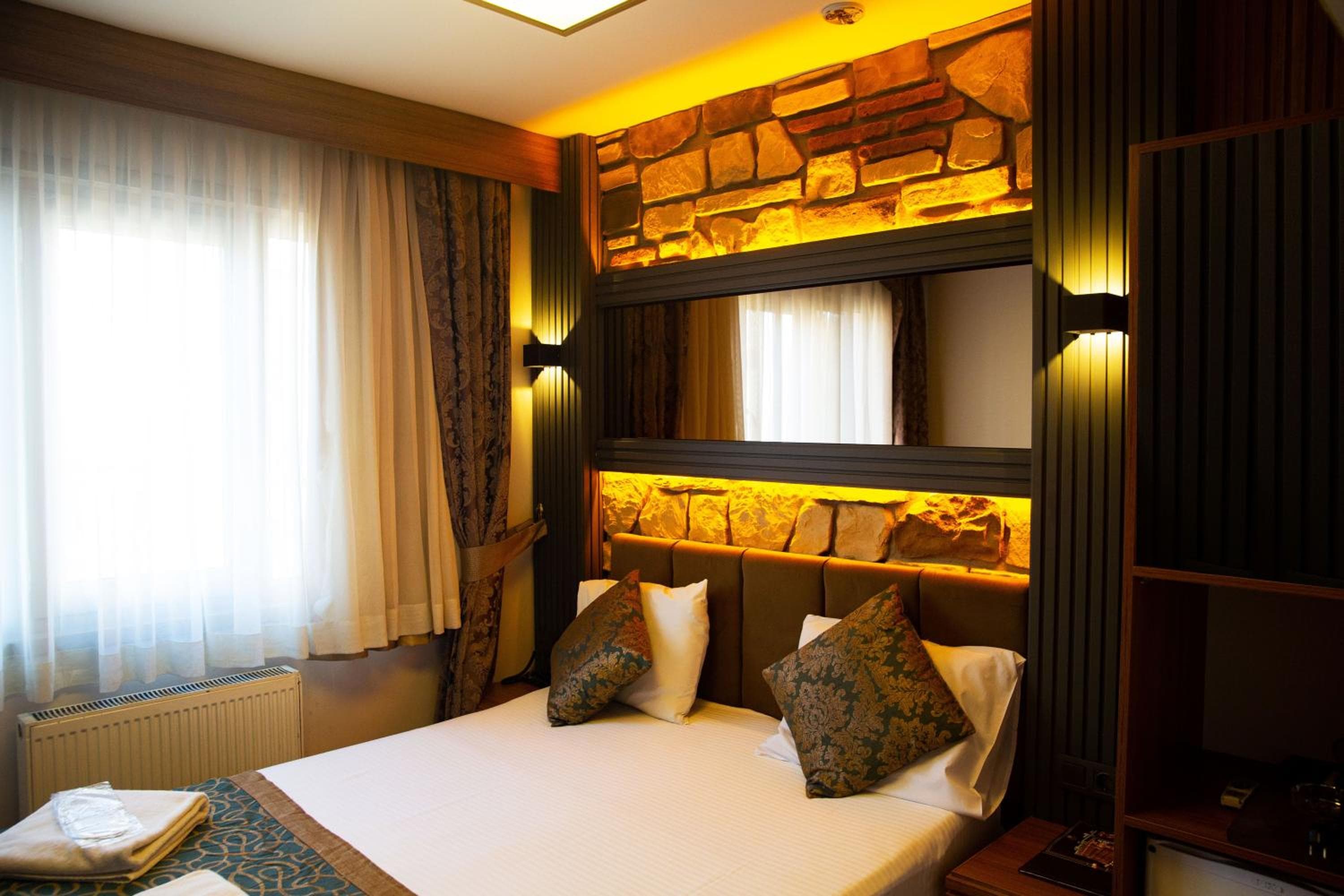 Emirtimes Hotel Kadıköy — 21