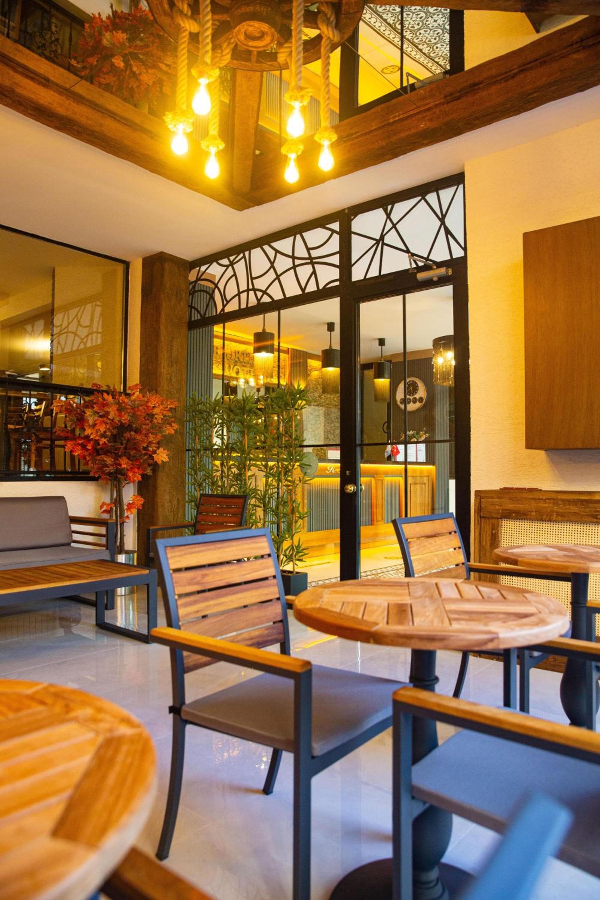Emirtimes Hotel Kadıköy — 10
