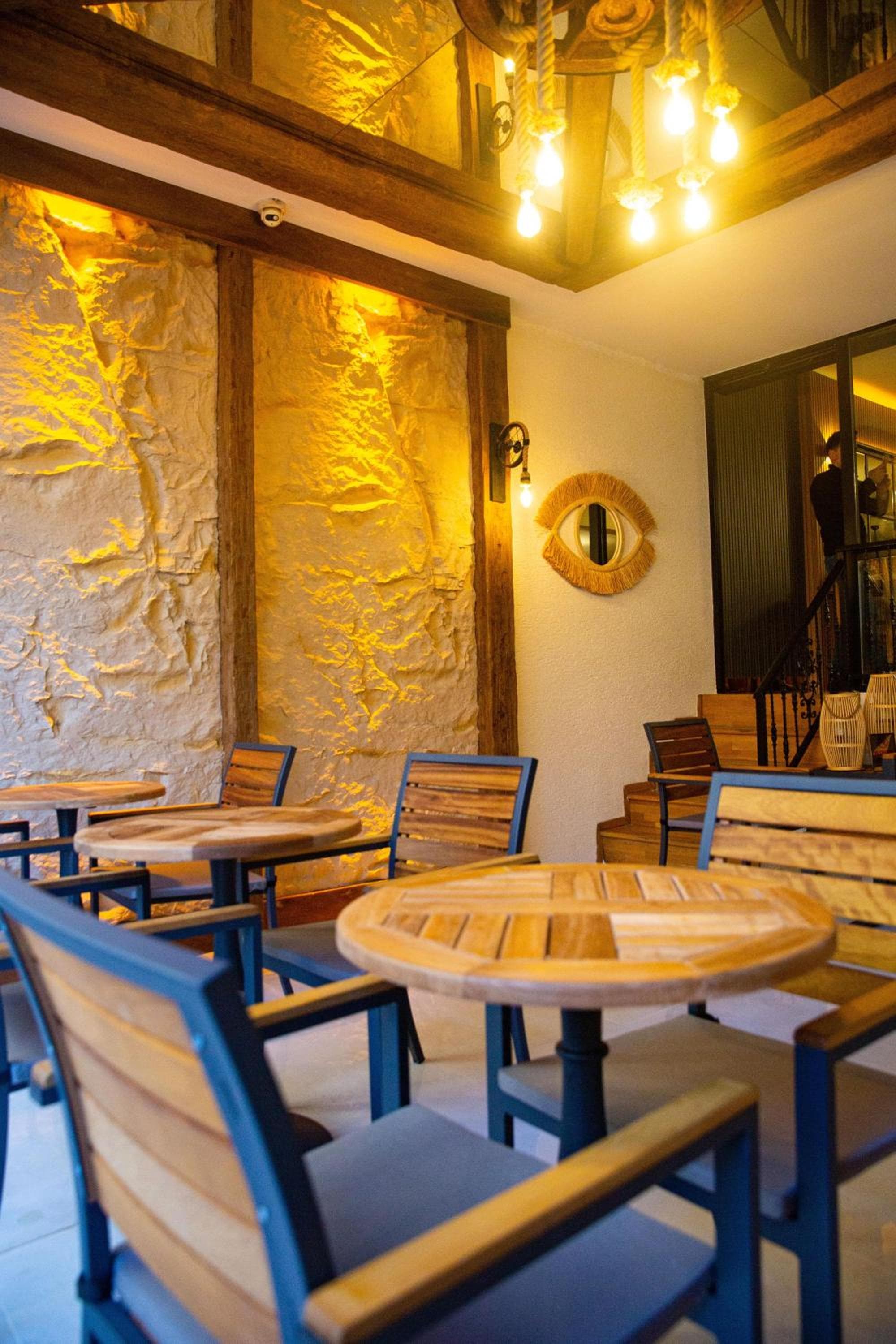Emirtimes Hotel Kadıköy — 11