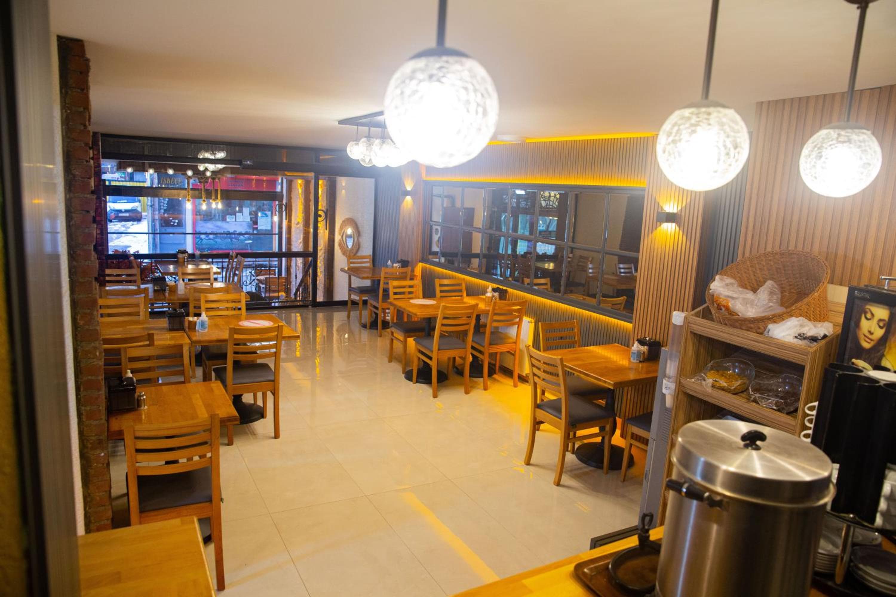 Emirtimes Hotel Kadıköy — 18