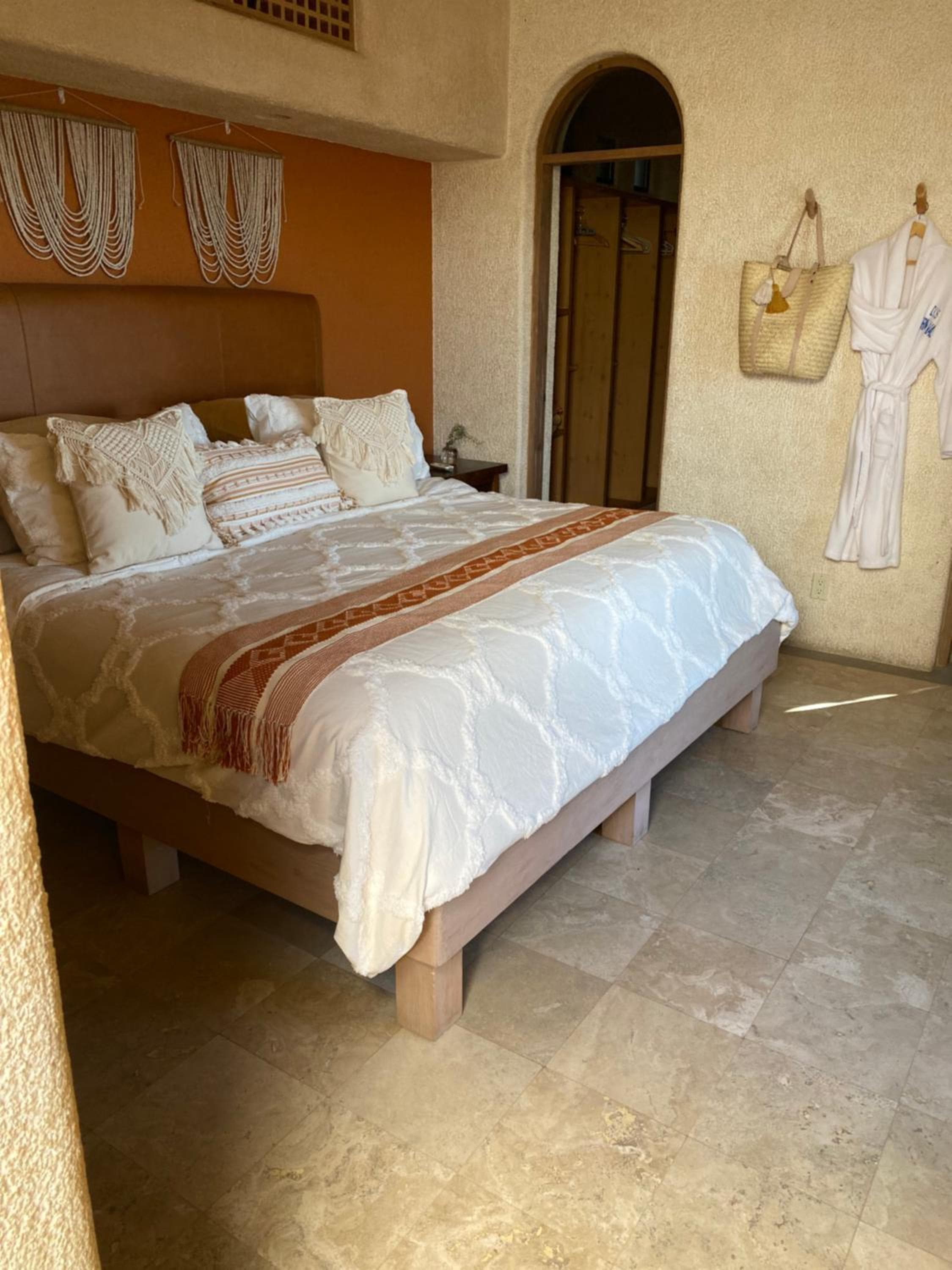 Casa Dos Hermanas — 28