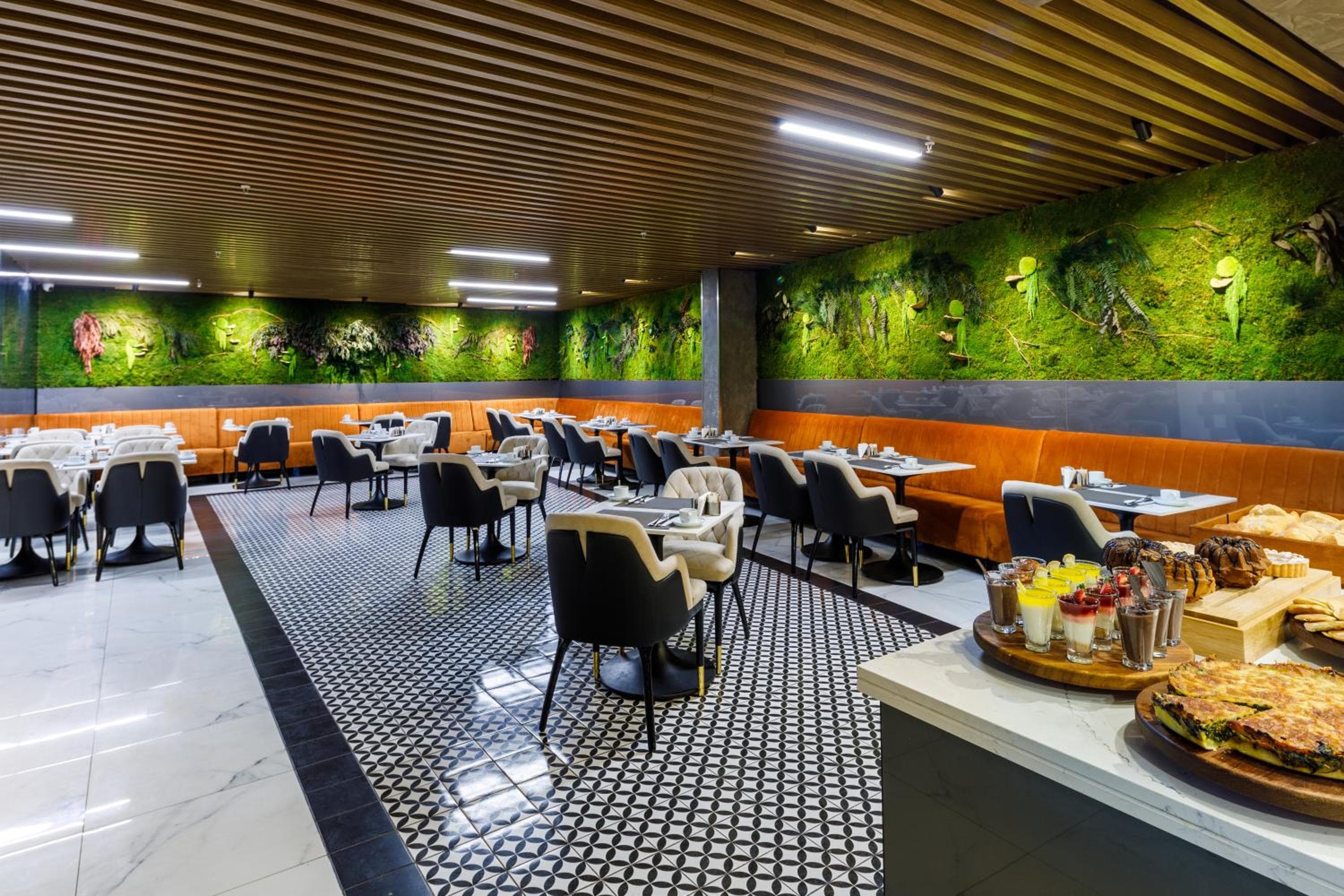Euro Hotel de Diseño — 6