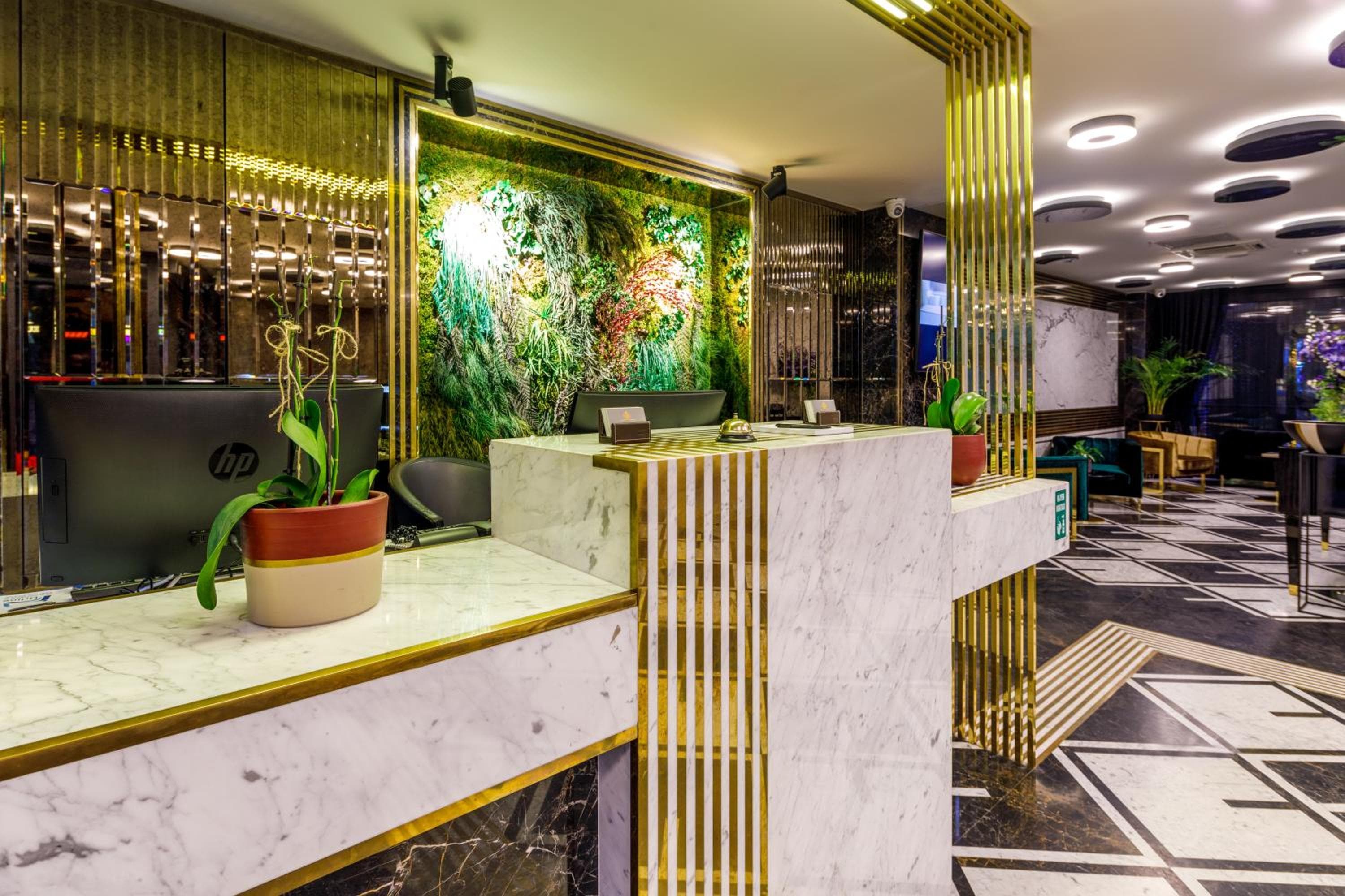 Euro Hotel de Diseño — 4