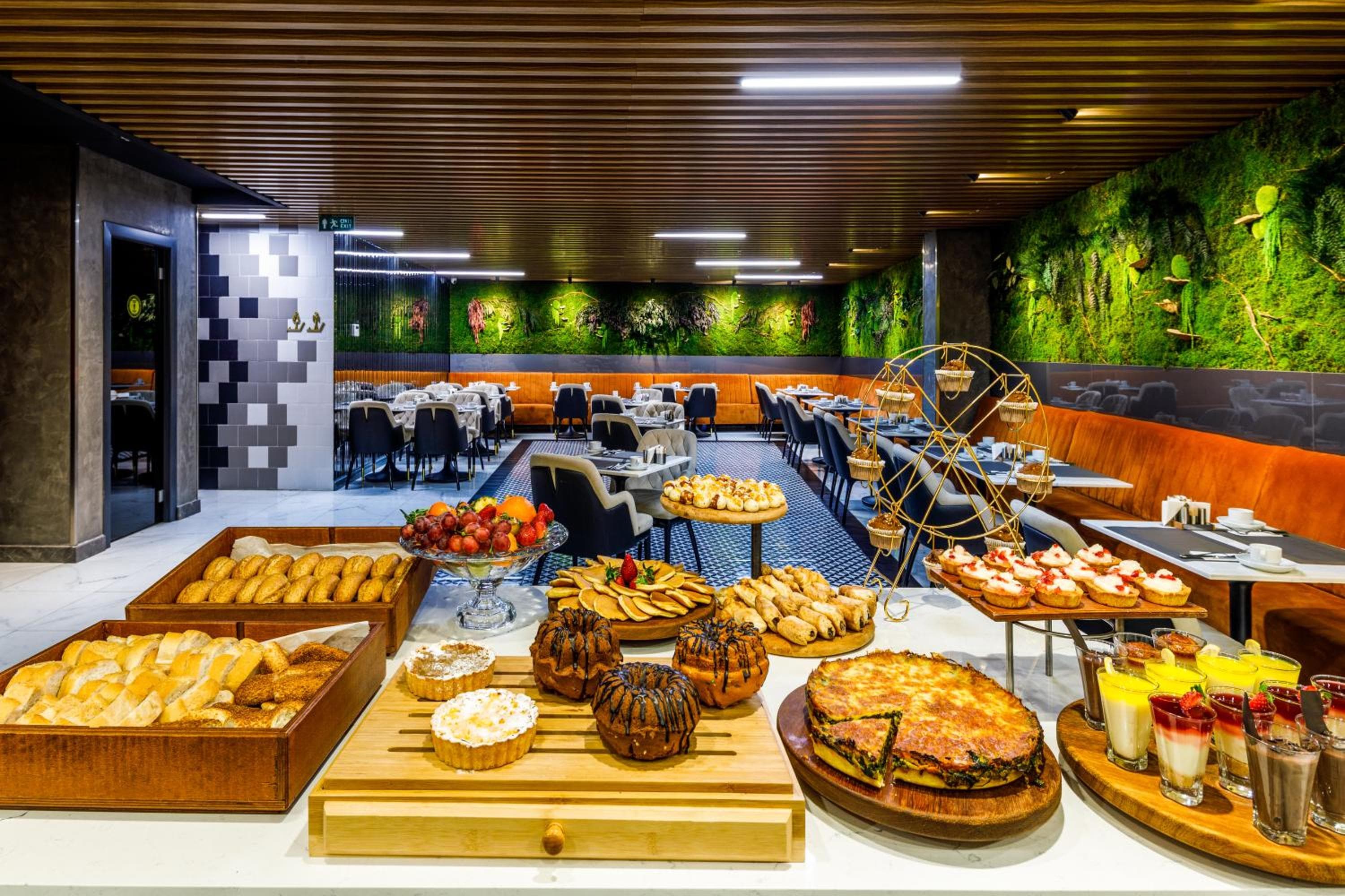 Euro Hotel de Diseño — 8