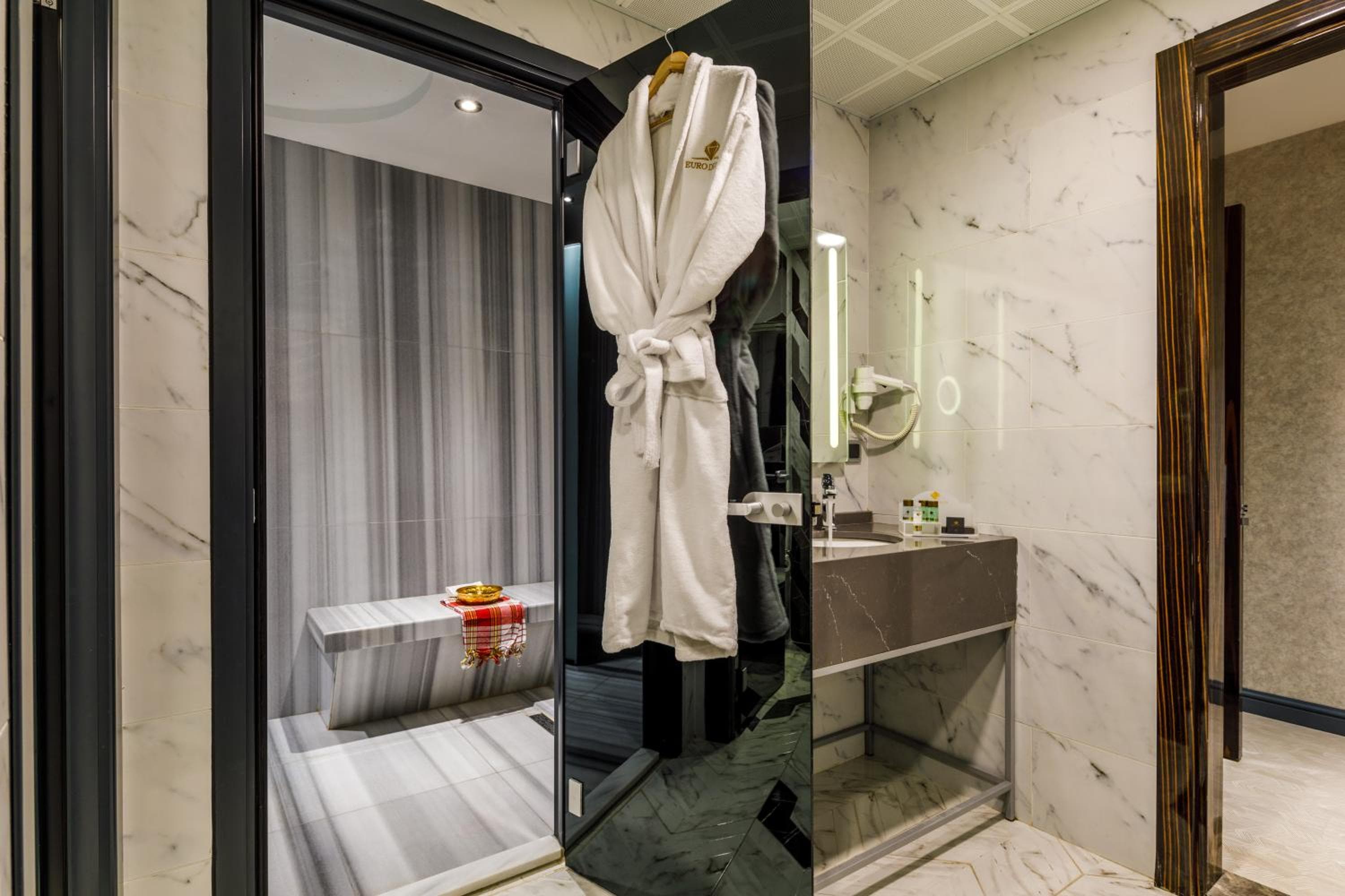 Euro Hotel de Diseño — 19