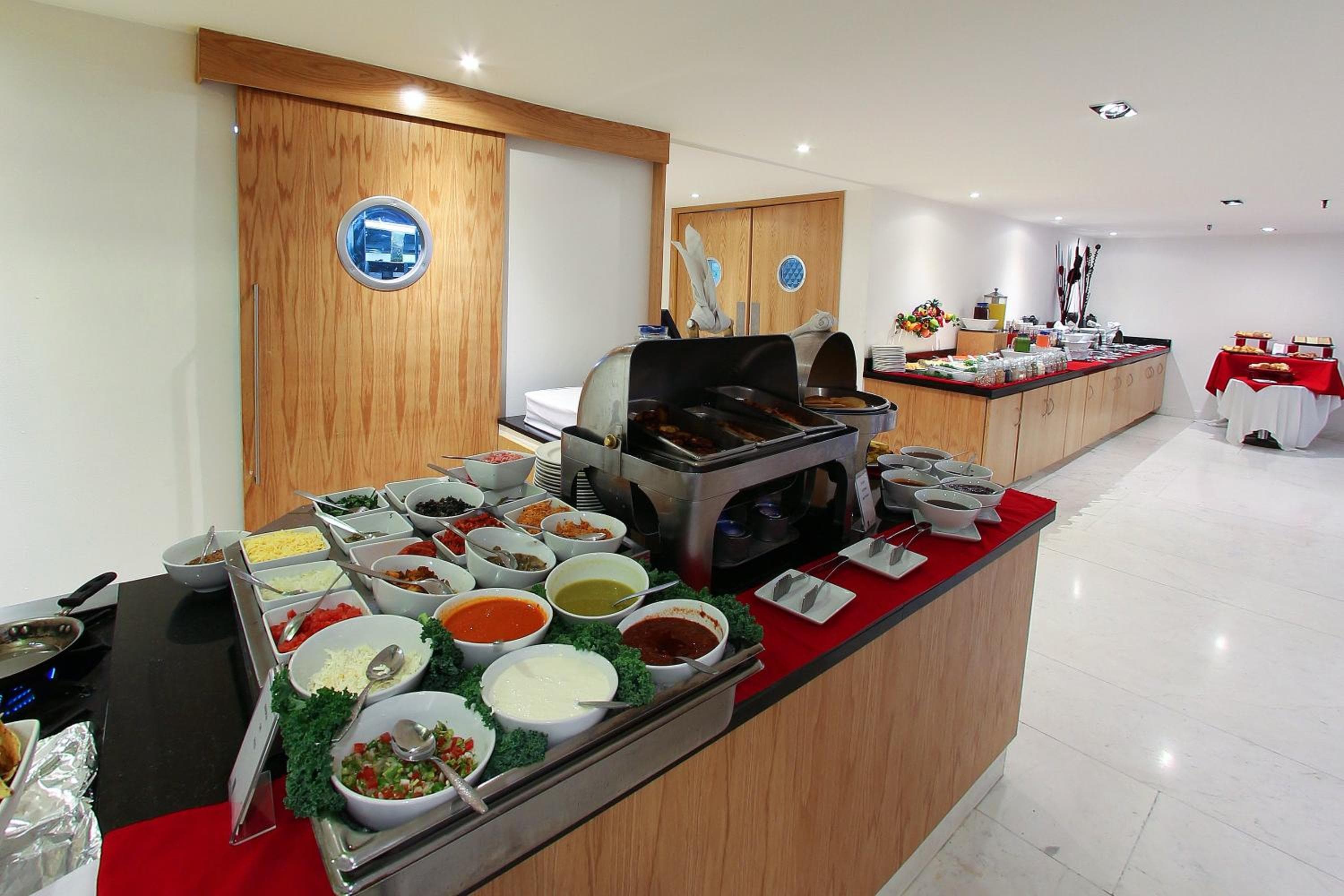 Fiesta Inn Express Naucalpan — 3