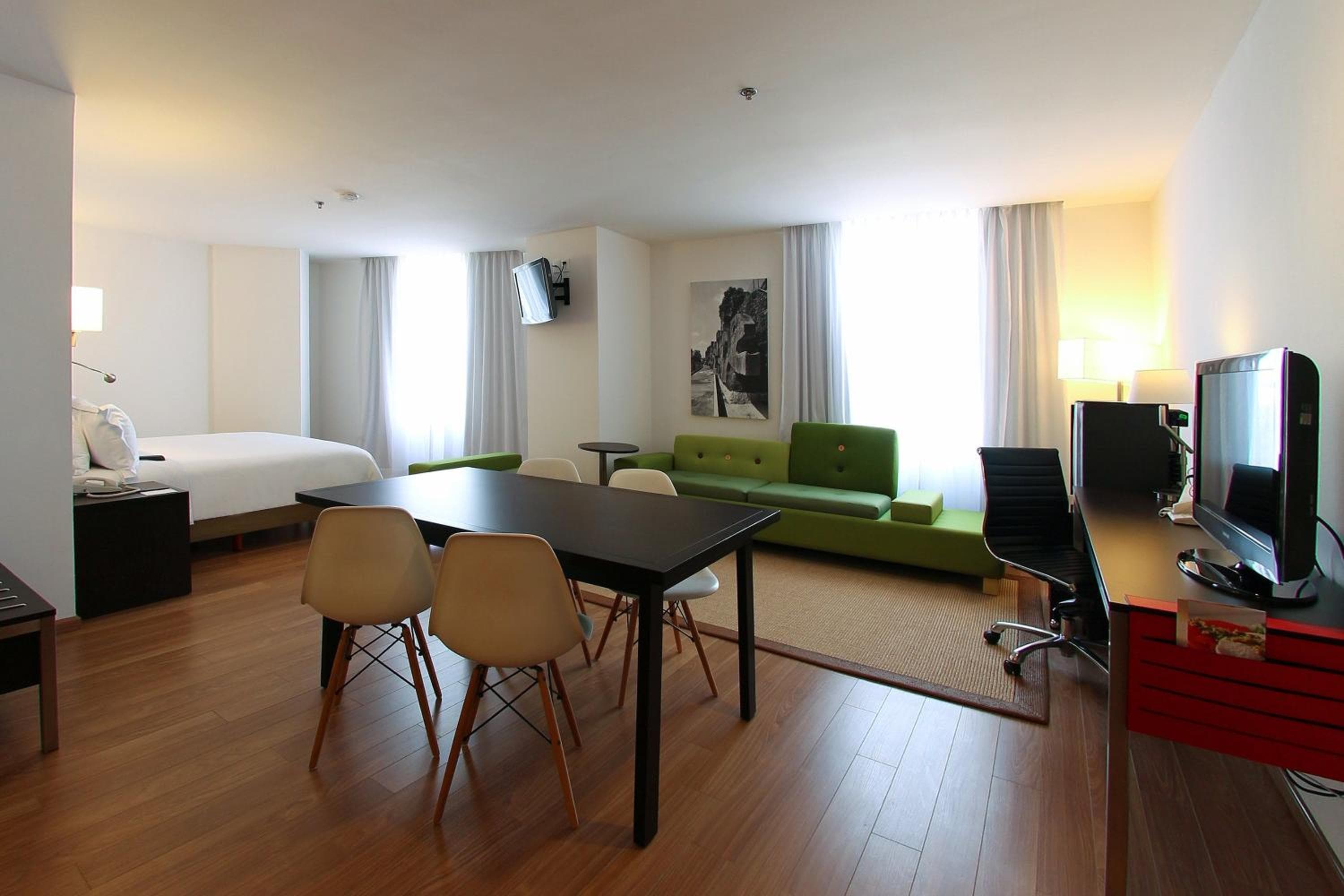 Fiesta Inn Express Naucalpan — 2
