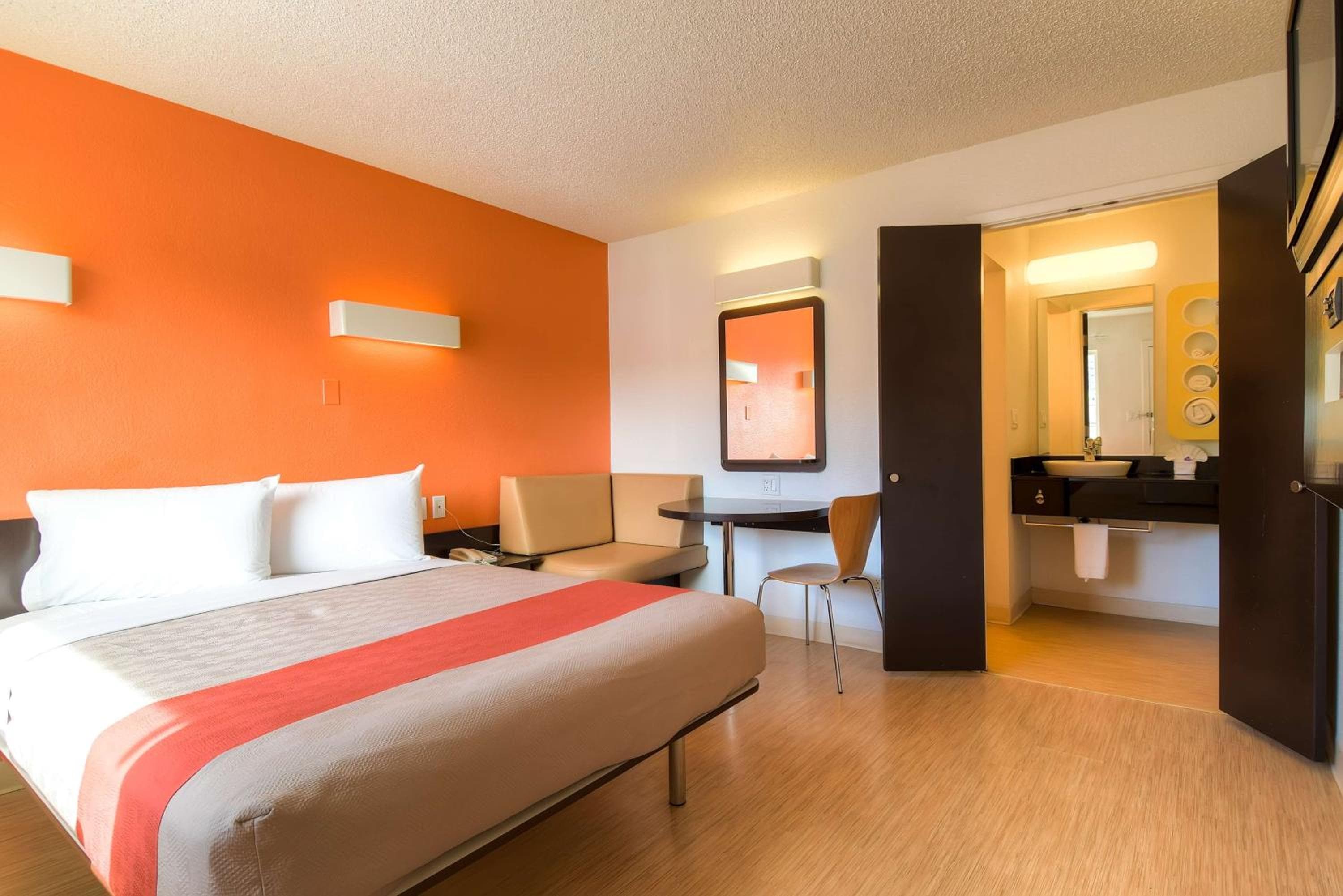 Studio 6 Suites Las Vegas, NV - Tropicana — 6