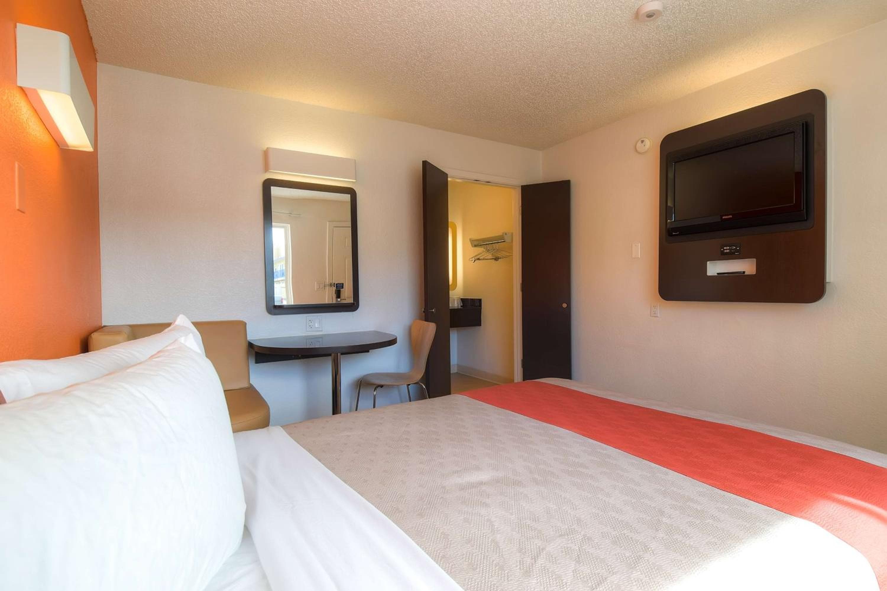 Studio 6 Suites Las Vegas, NV - Tropicana — 5