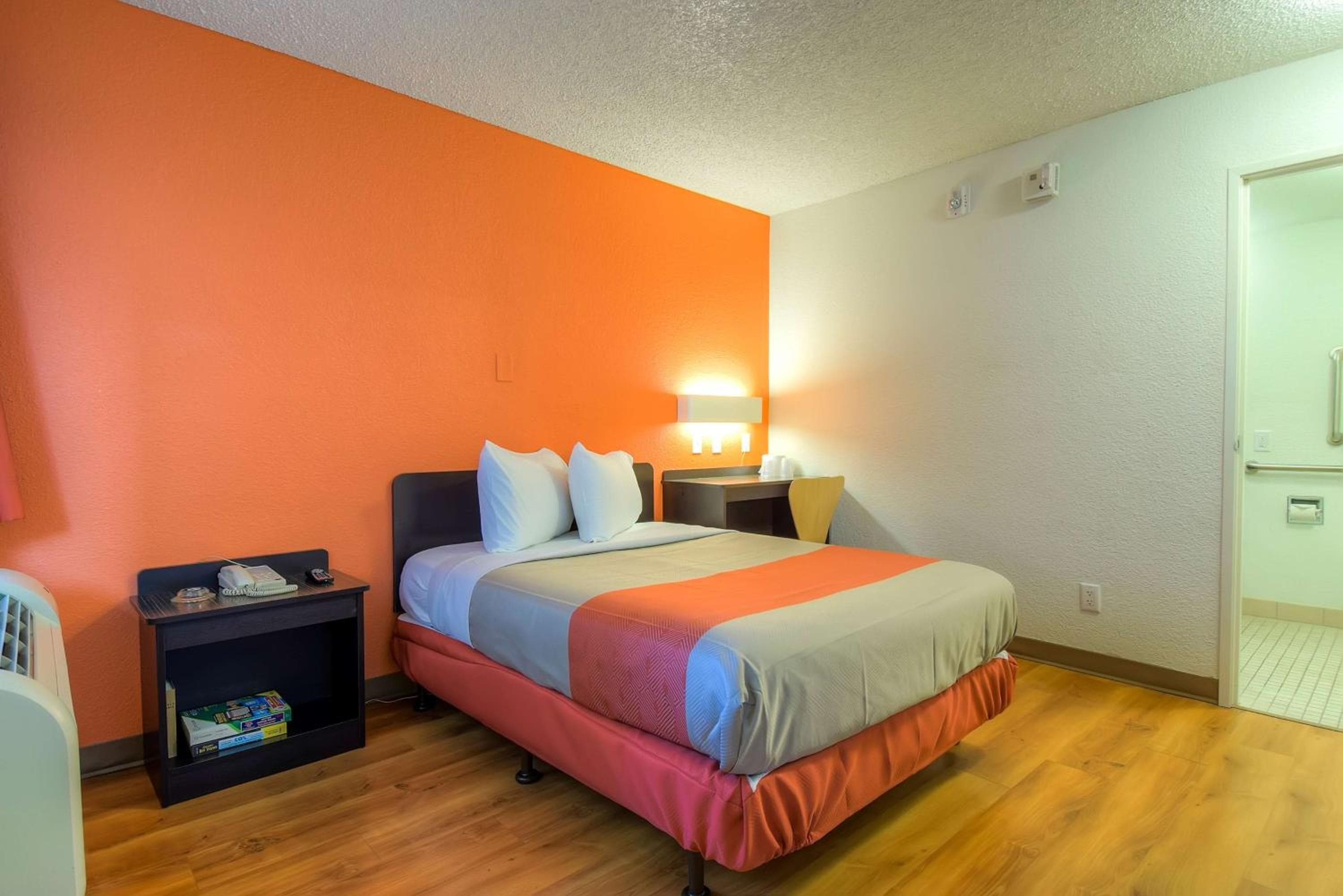 Studio 6 Suites Las Vegas, NV - Tropicana — 8
