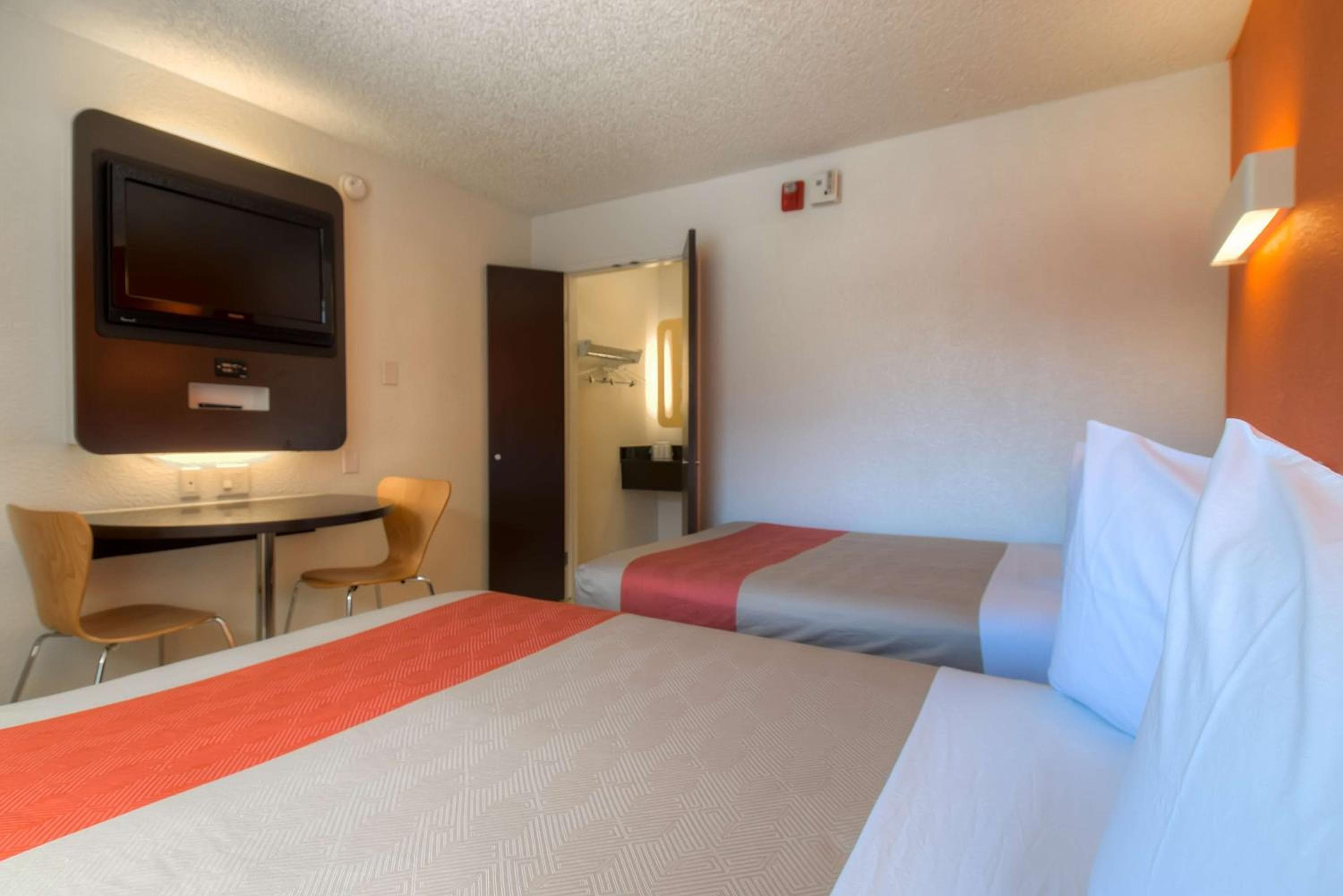 Studio 6 Suites Las Vegas, NV - Tropicana — 10