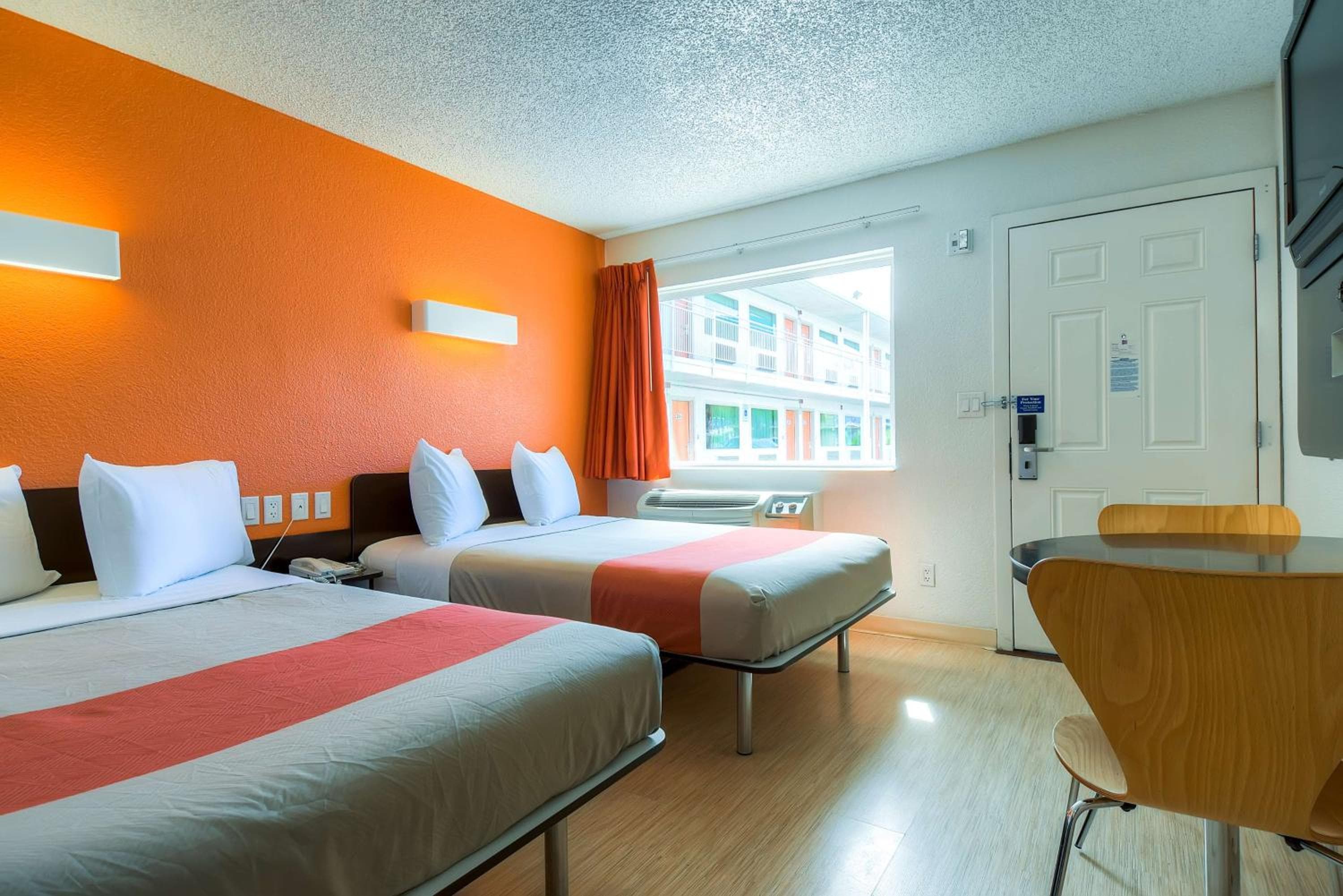 Studio 6 Suites Las Vegas, NV - Tropicana — 11