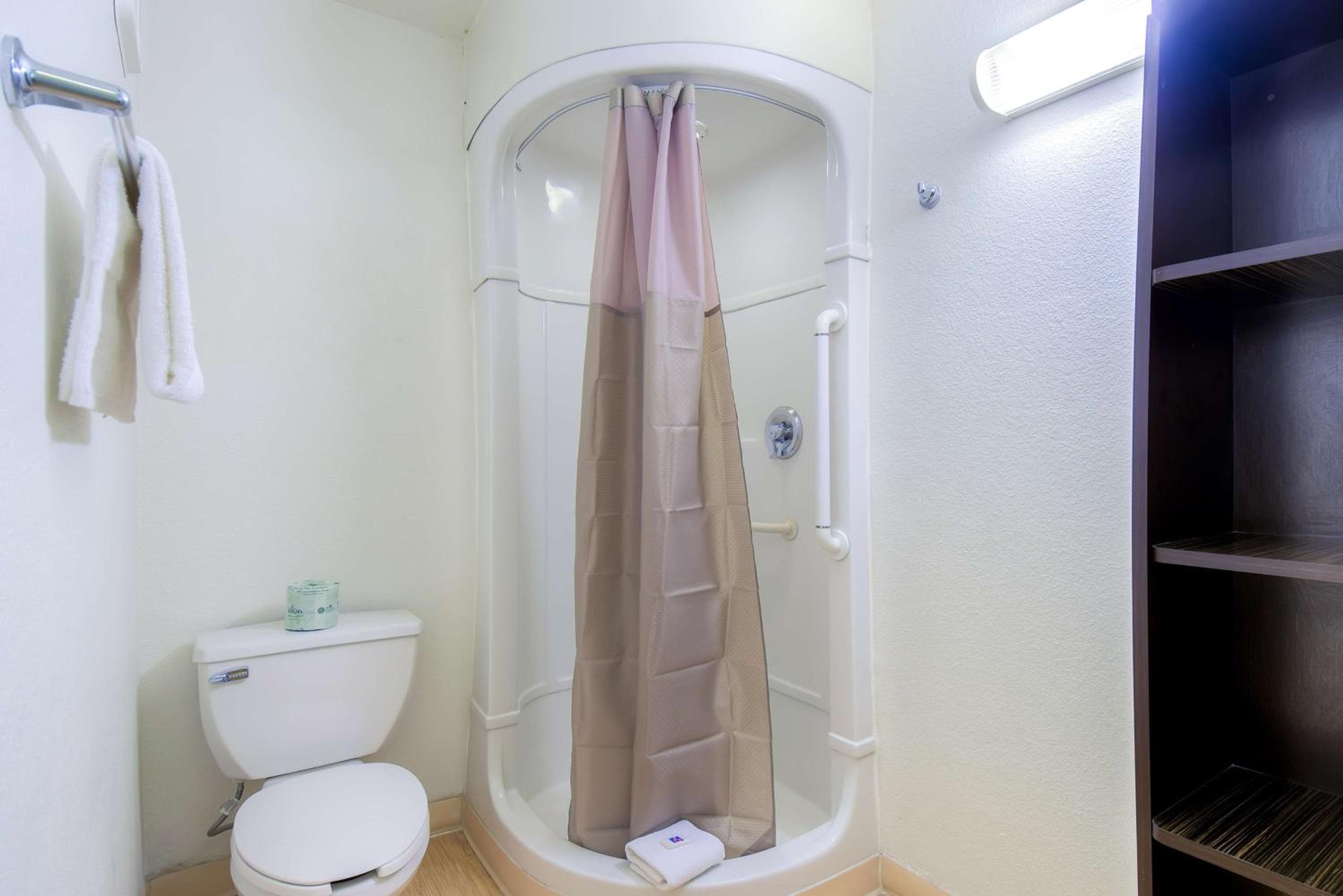 Studio 6 Suites Las Vegas, NV - Tropicana — 17