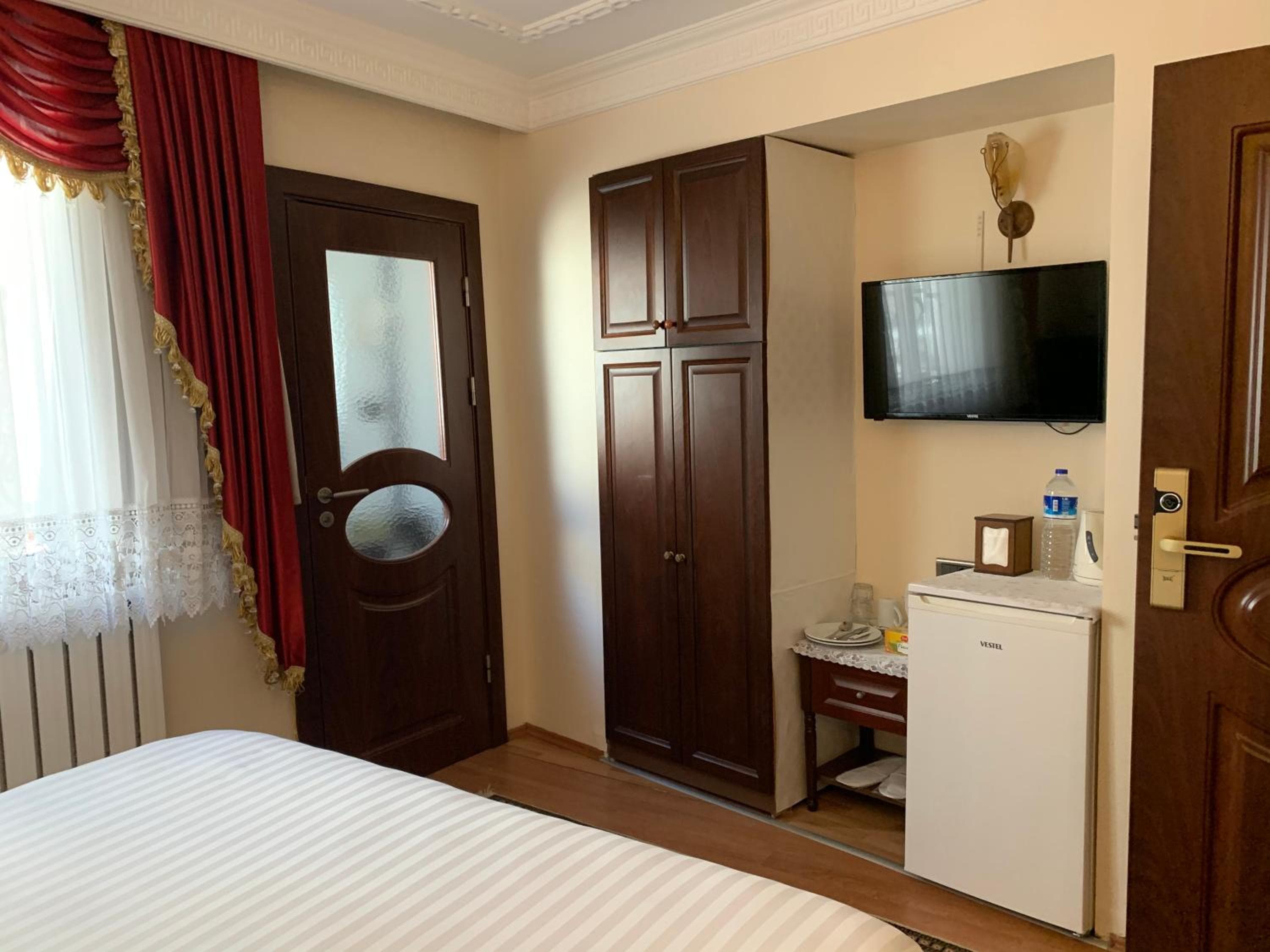 C'è l'Hotel Istanbul — 14