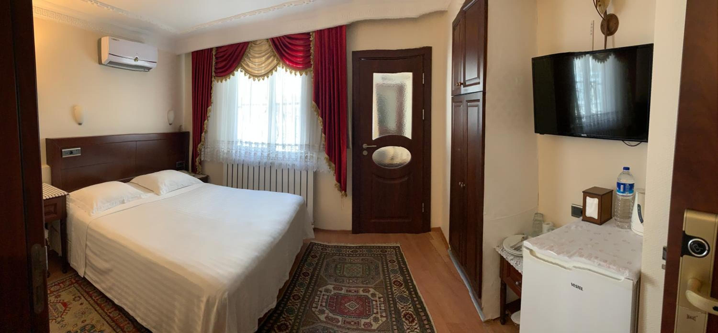 C'è l'Hotel Istanbul — 11