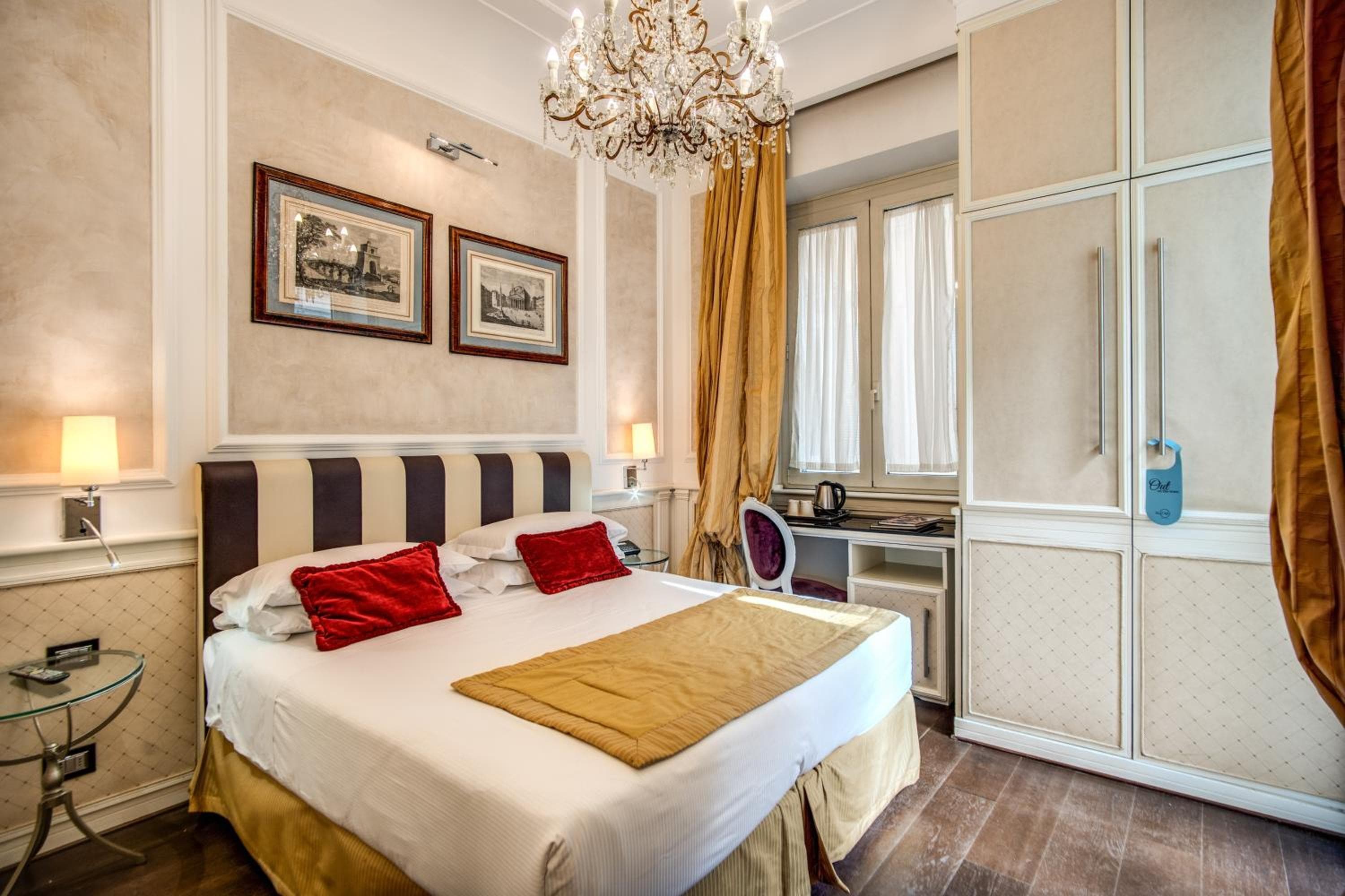 Das Britannia Hotel — 17