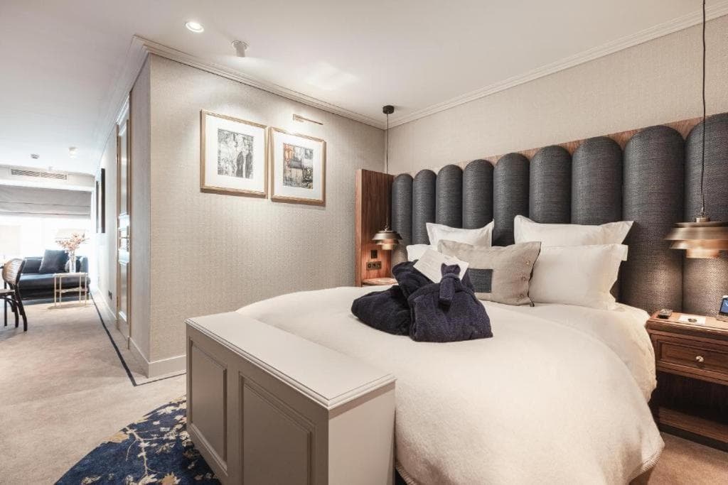 Albergo 717 — 30