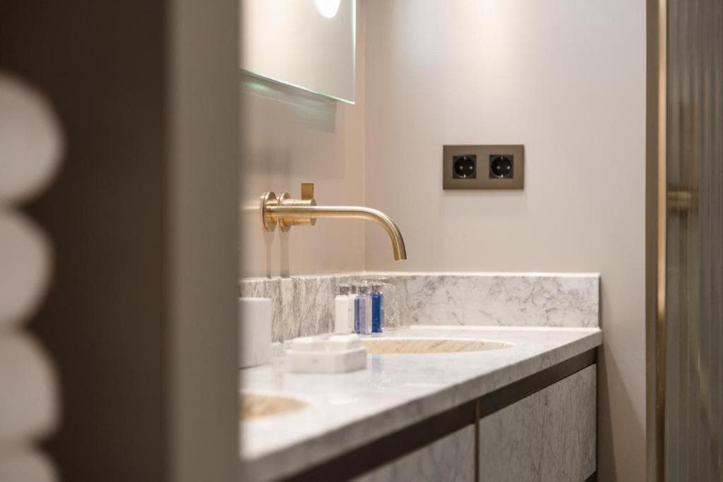 Albergo 717 — 25