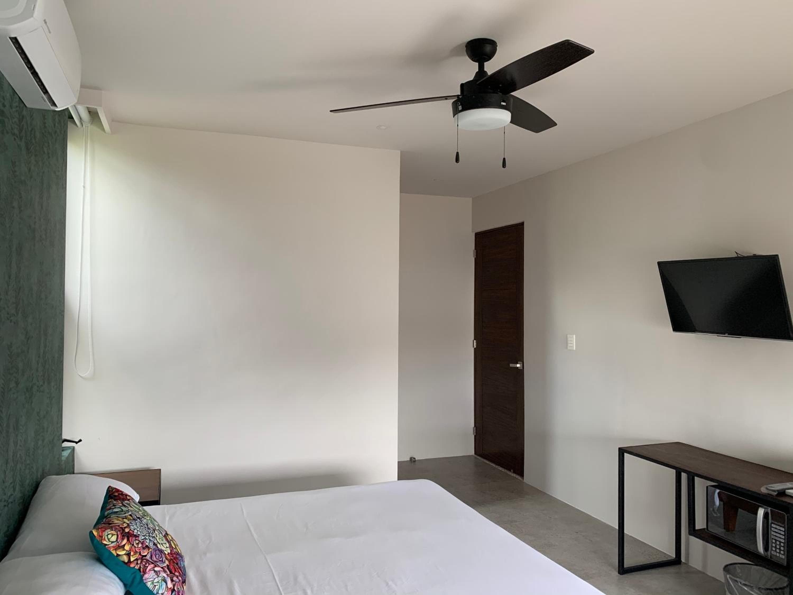 Las Palmas Studios — 22