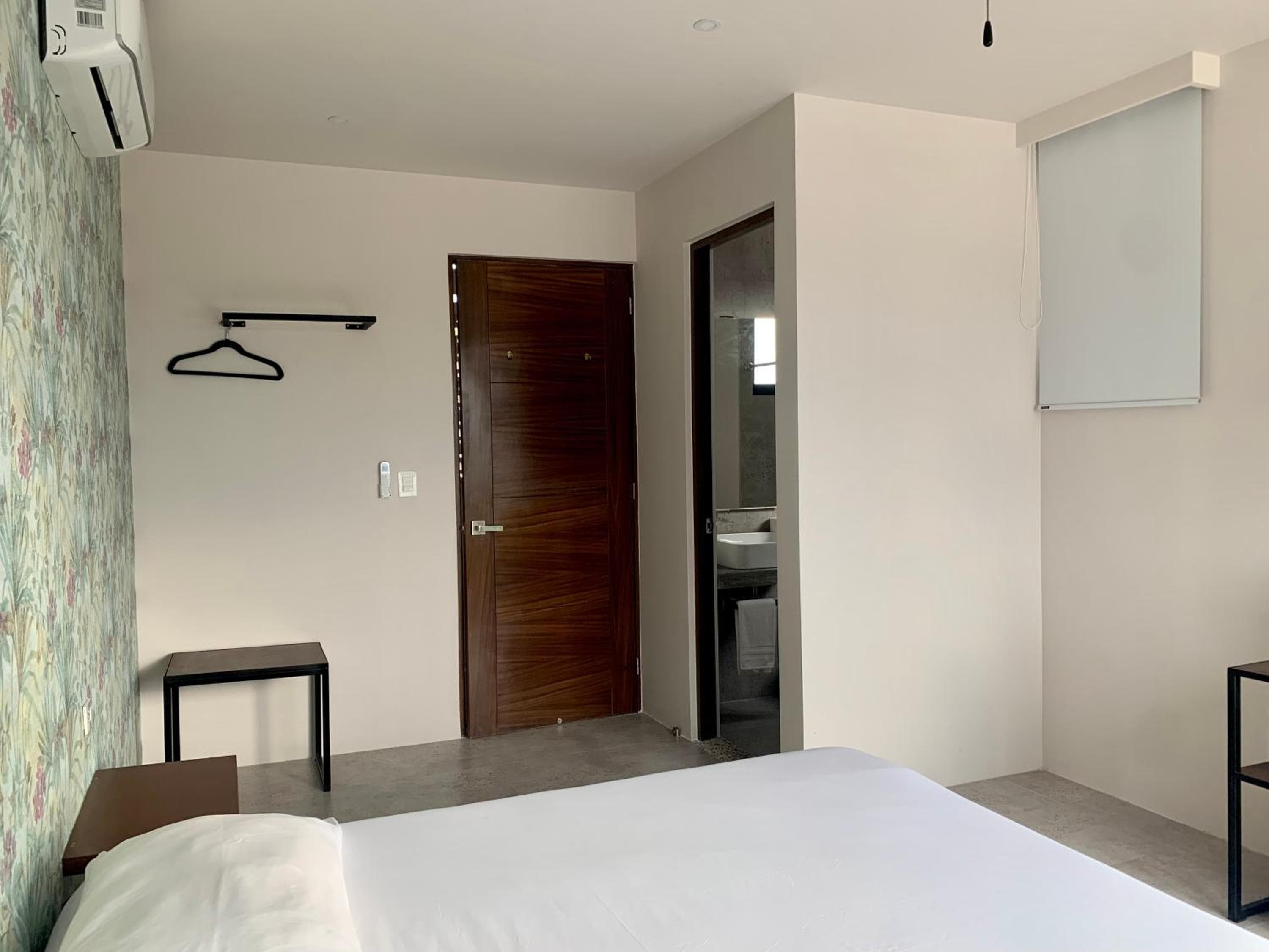 Las Palmas Studios — 15