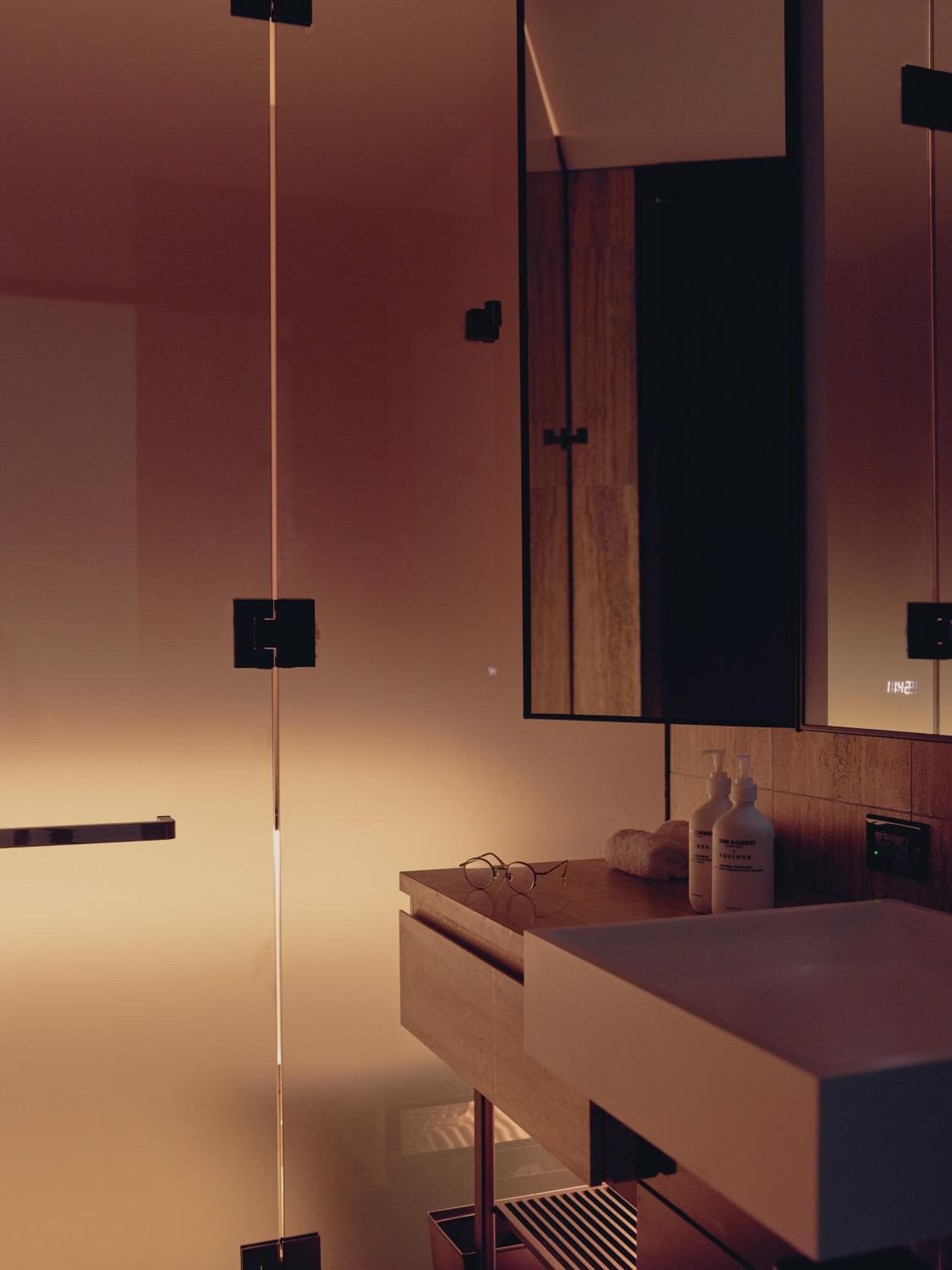 Equinox Hotel New York — 25