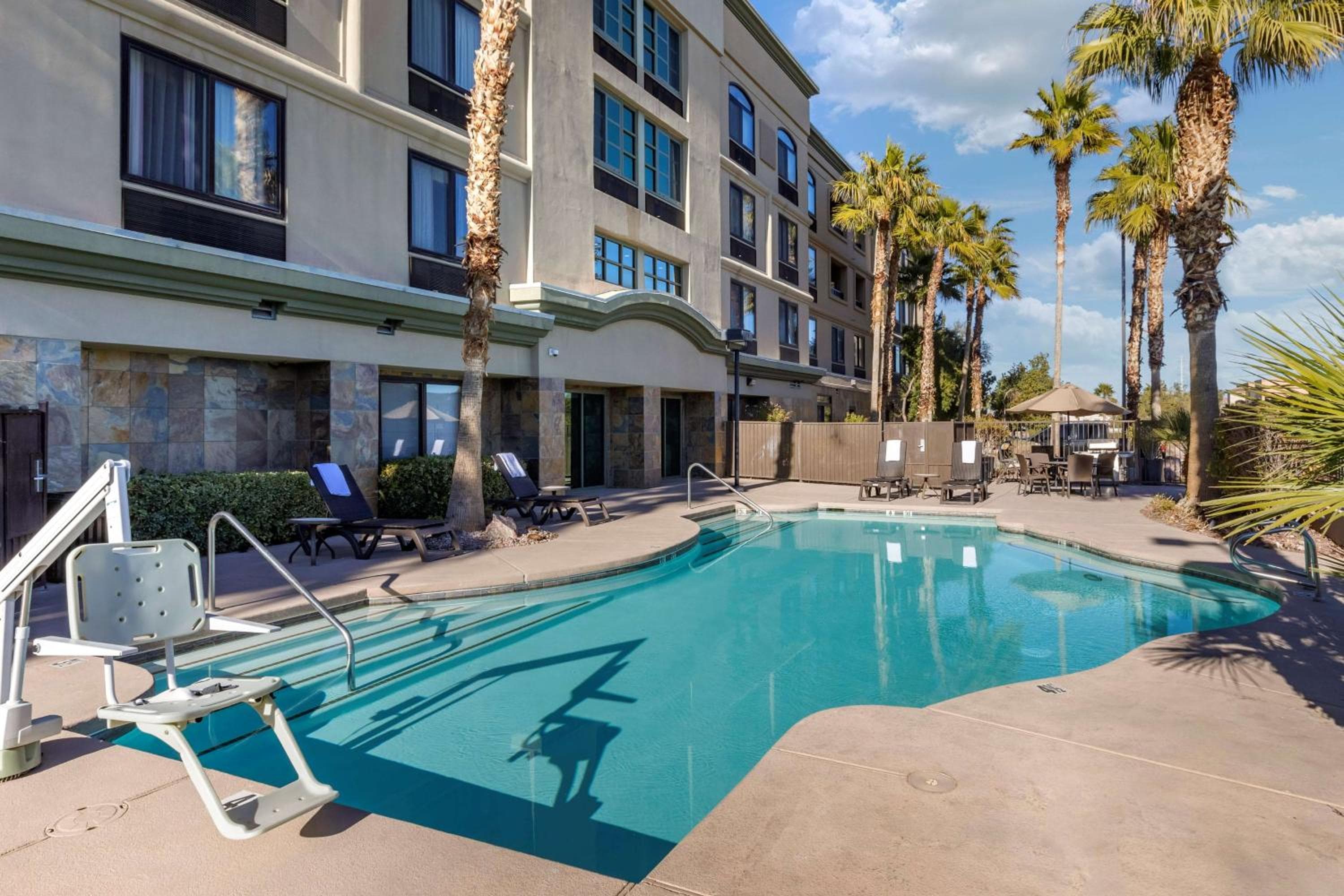 Best Western Plus Las Vegas South Henderson — 18