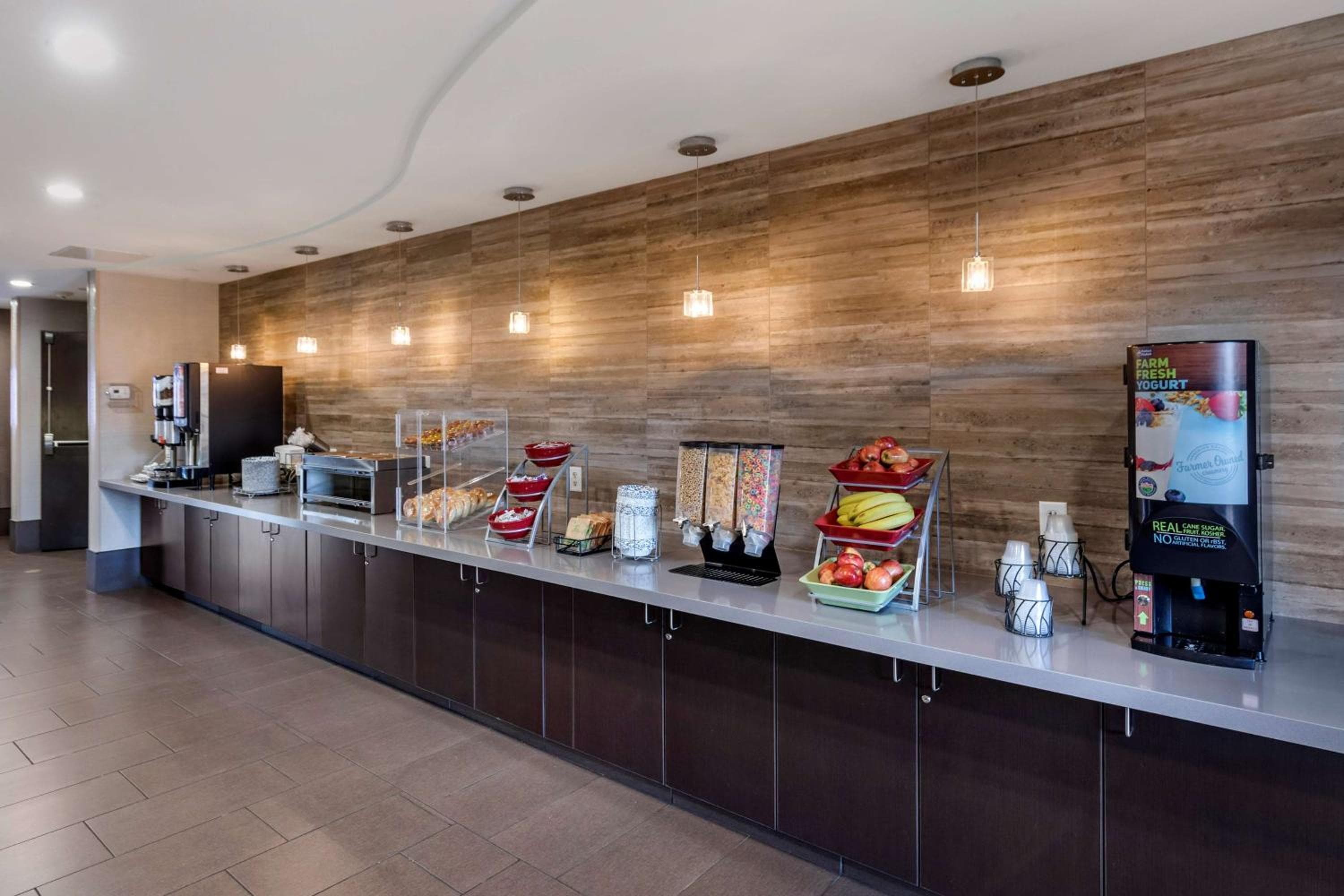 Best Western Plus Las Vegas South Henderson — 4