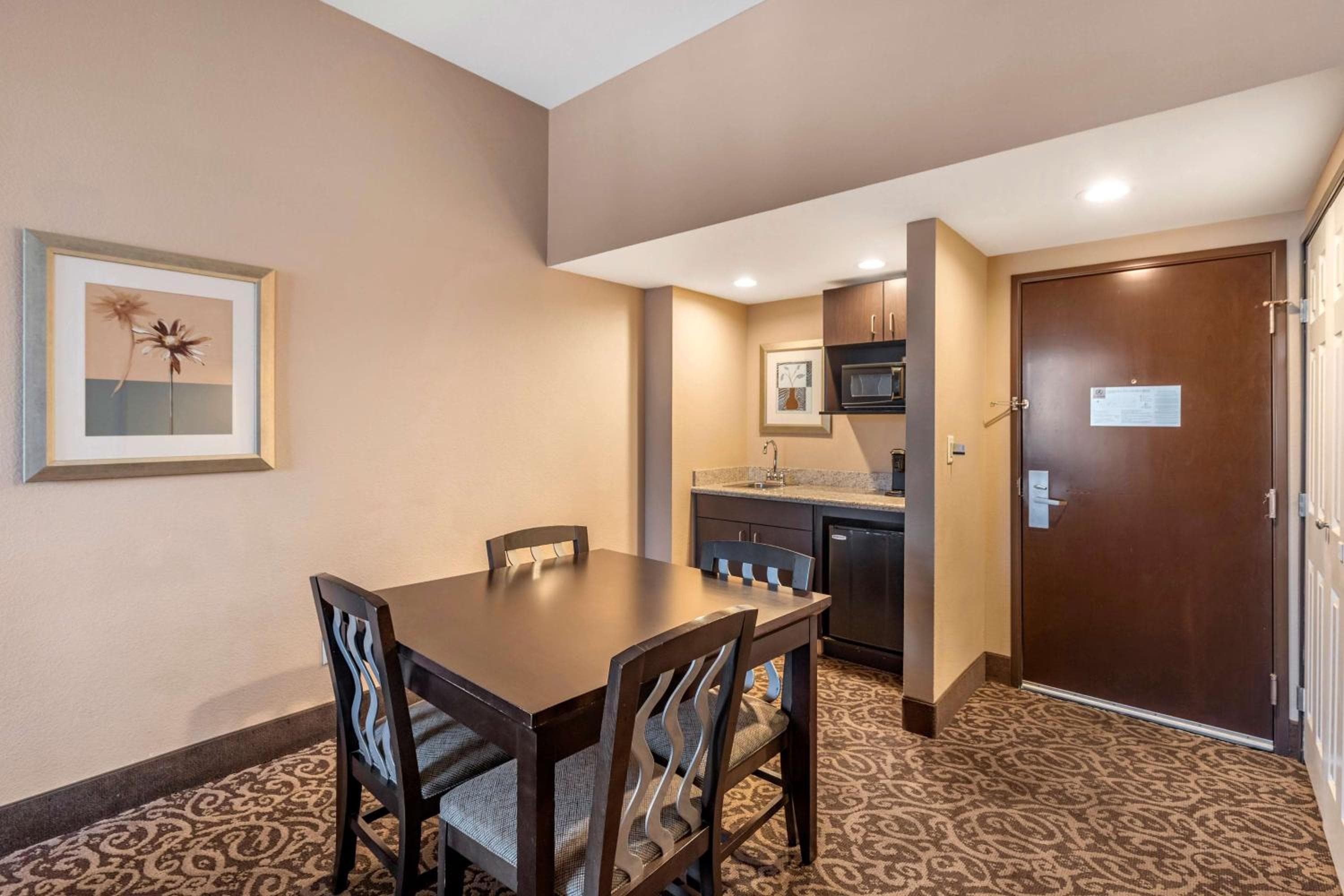 Best Western Plus Las Vegas South Henderson — 18