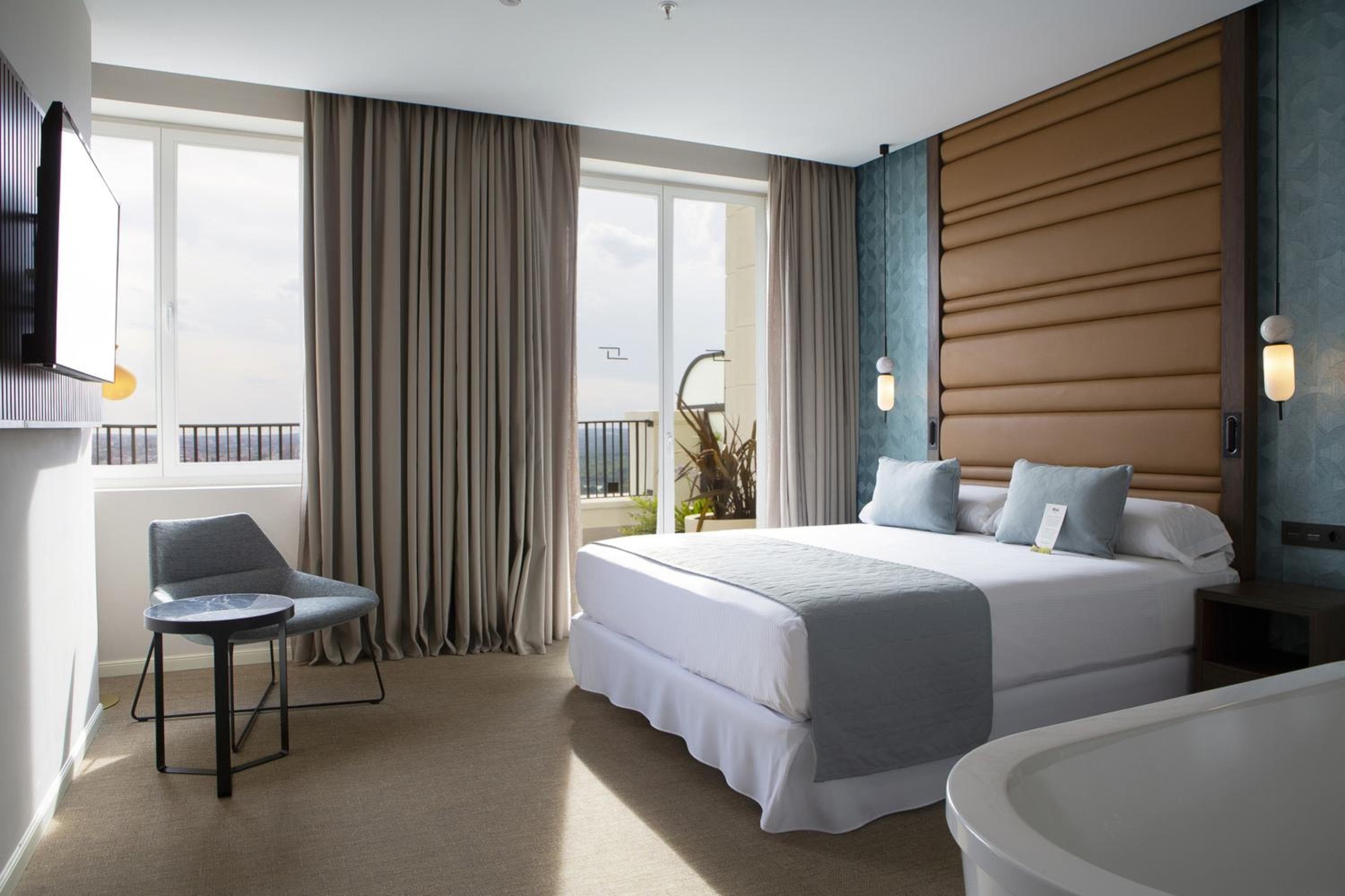 Riu Plaza España — 28