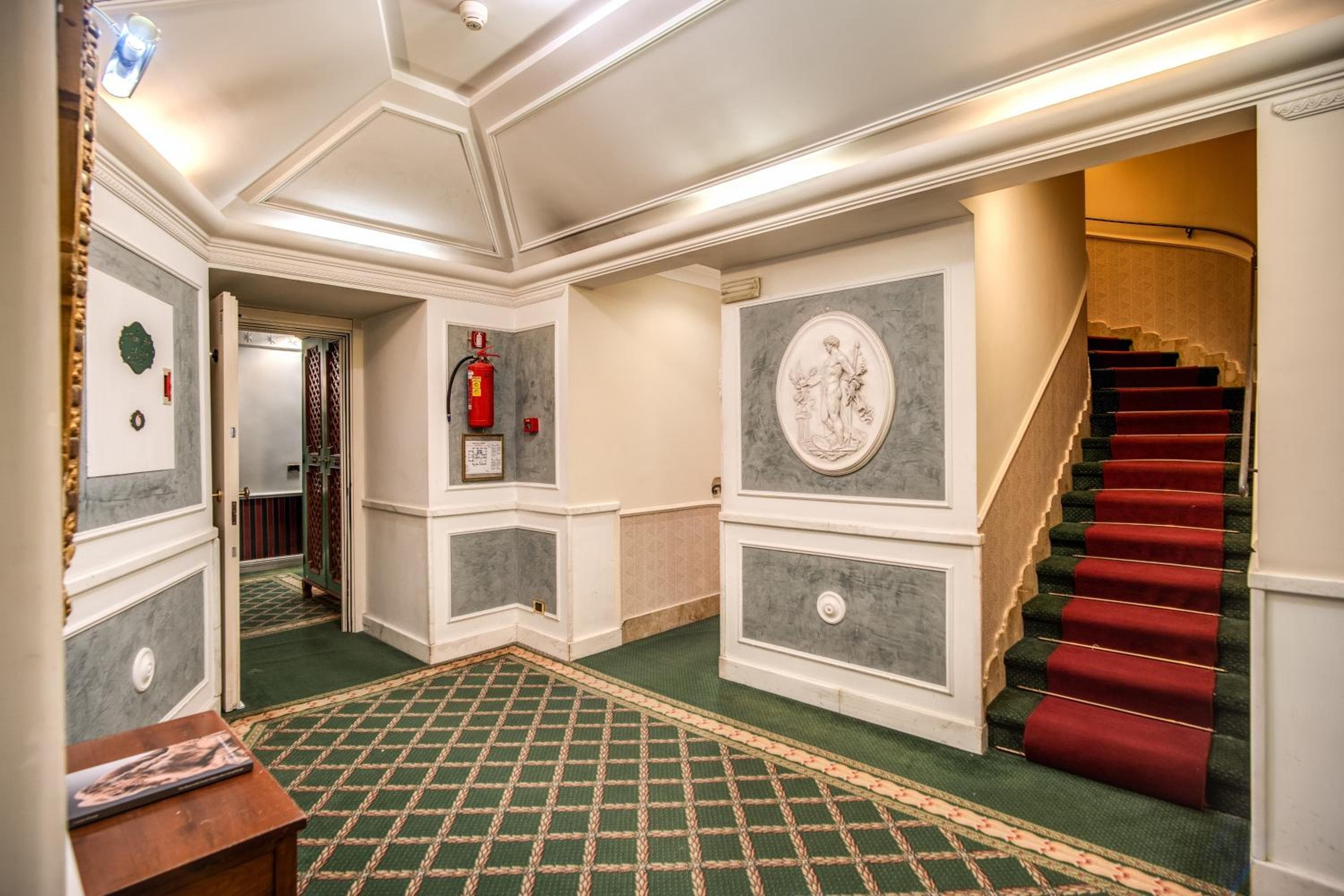 Das Britannia Hotel — 4