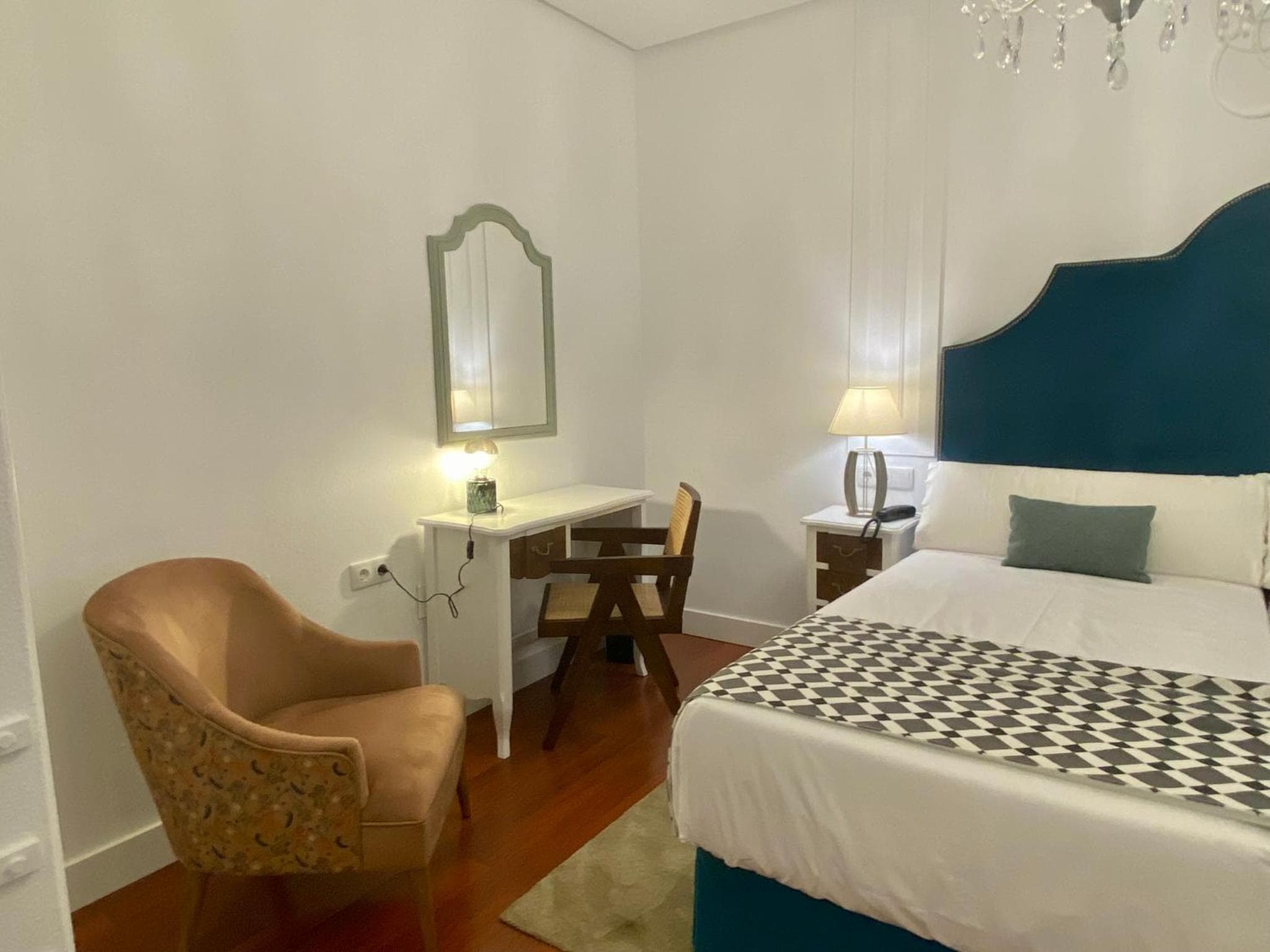 Hotel Derby Sevilla — 8