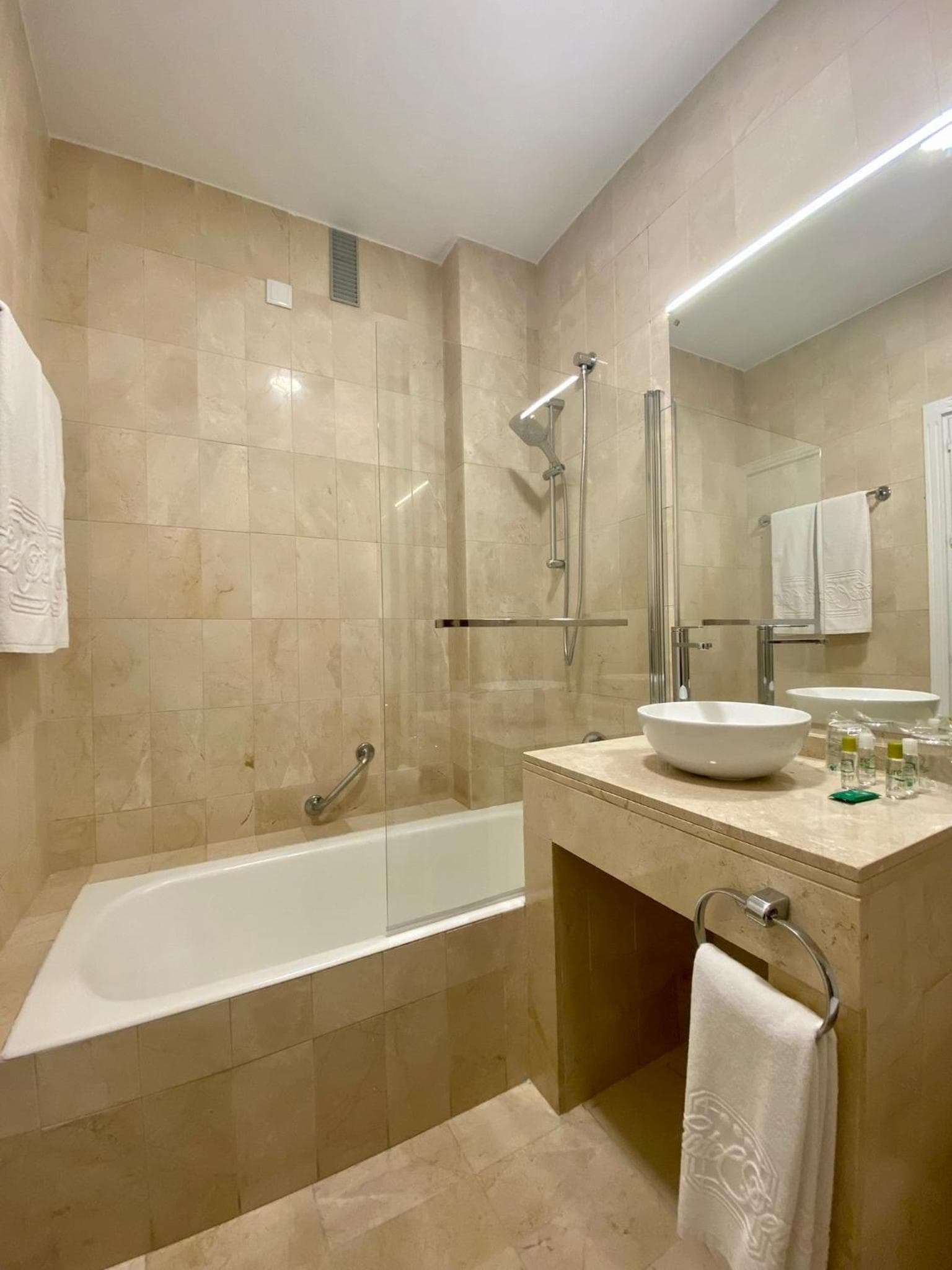 Hotel Derby Sevilla — 11