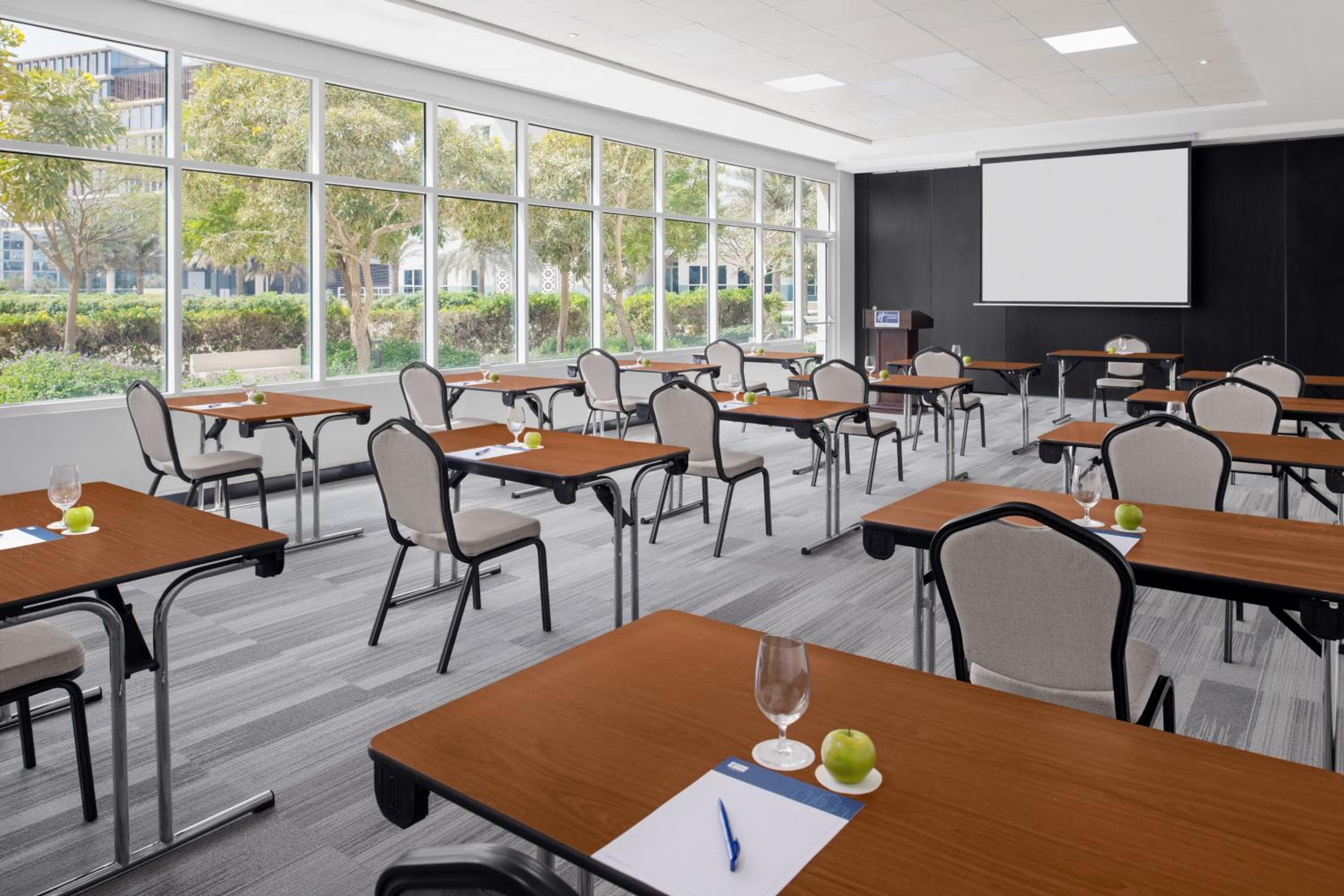 Holiday Inn Express Dubai Internet City por IHG — 22