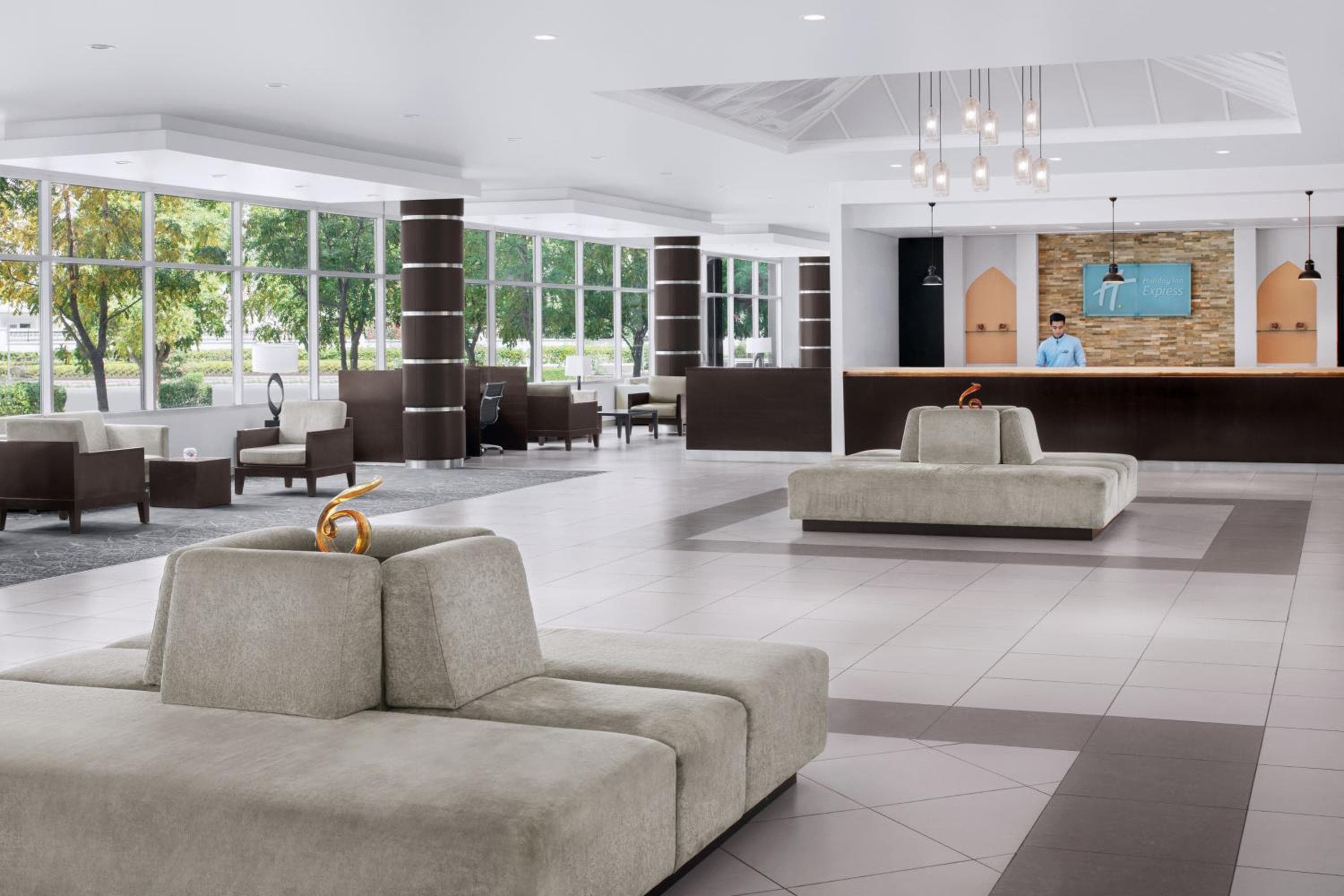 Holiday Inn Express Dubai Internet City por IHG — 17