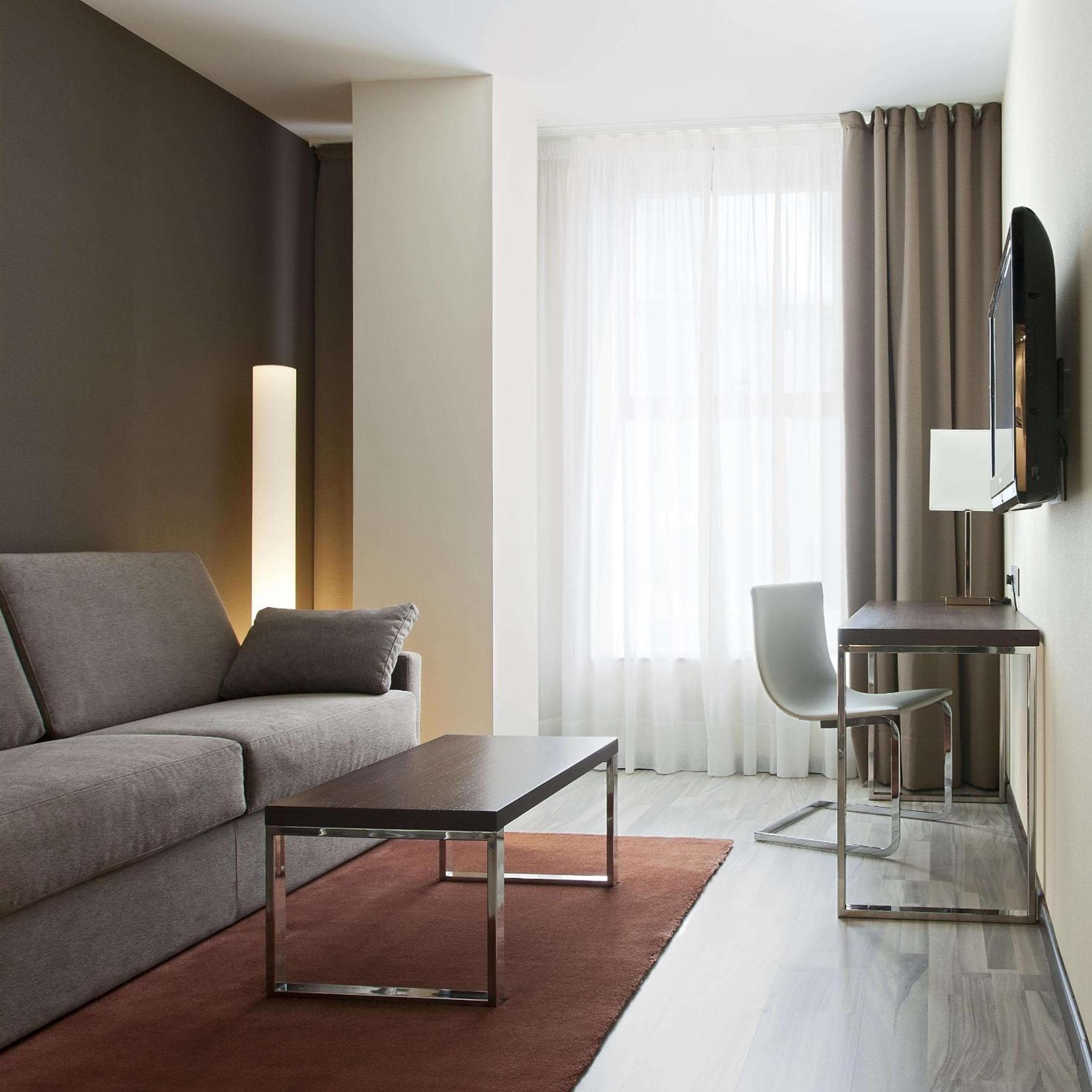 NH Barcelona Diagonal Center — 9