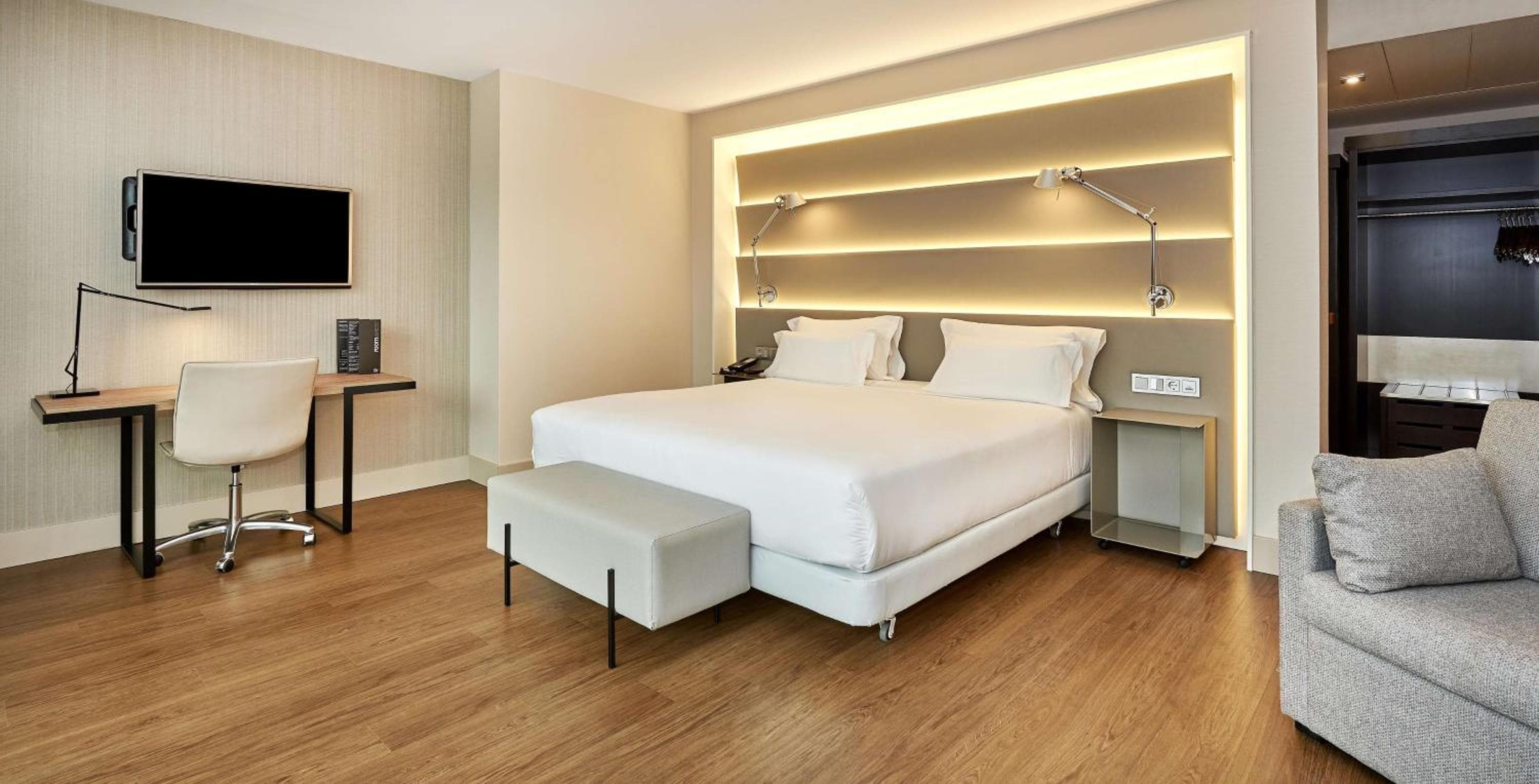 NH Sants Barcelona — 1